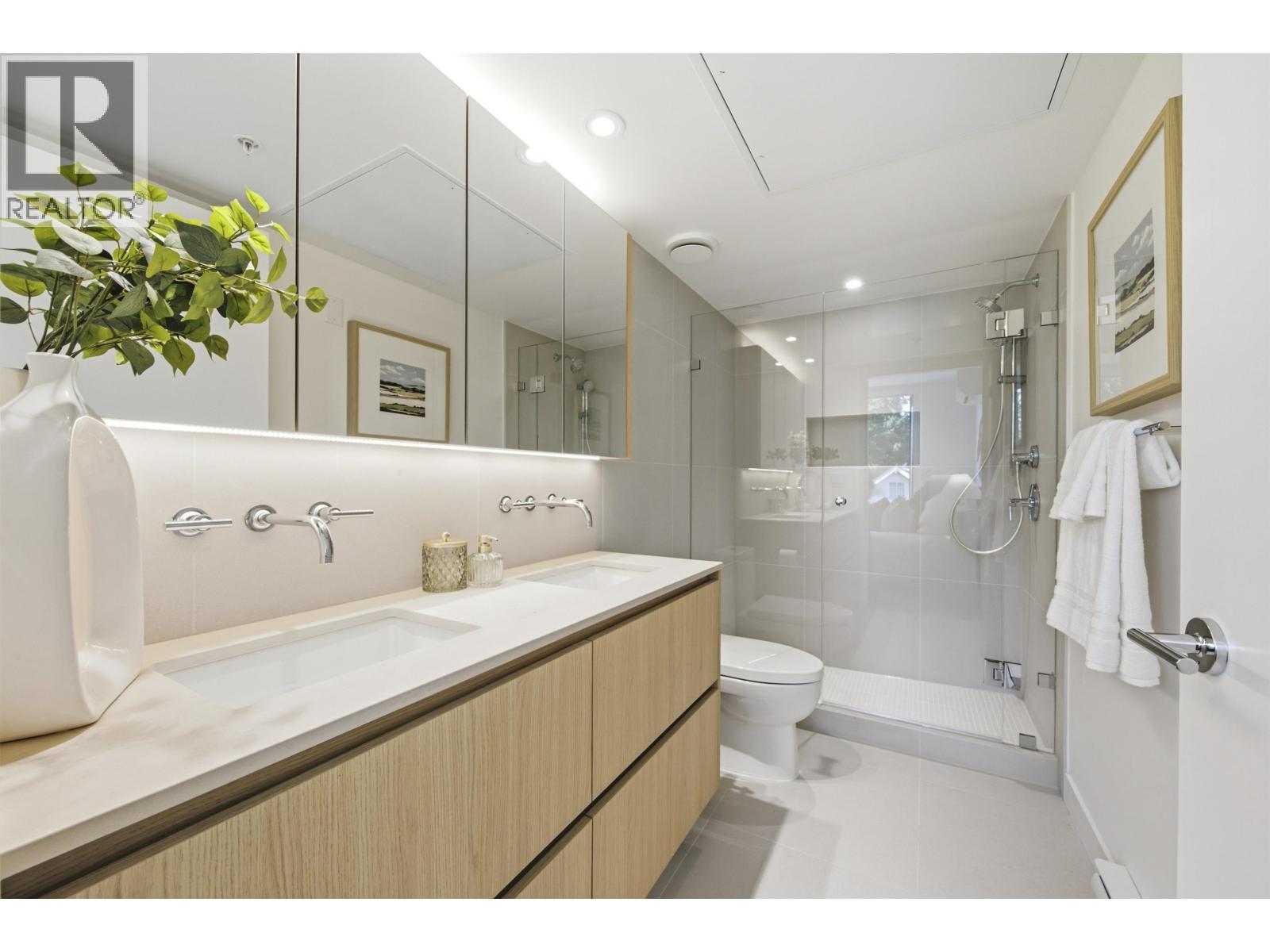 2408 E 12TH AVENUE, Vancouver