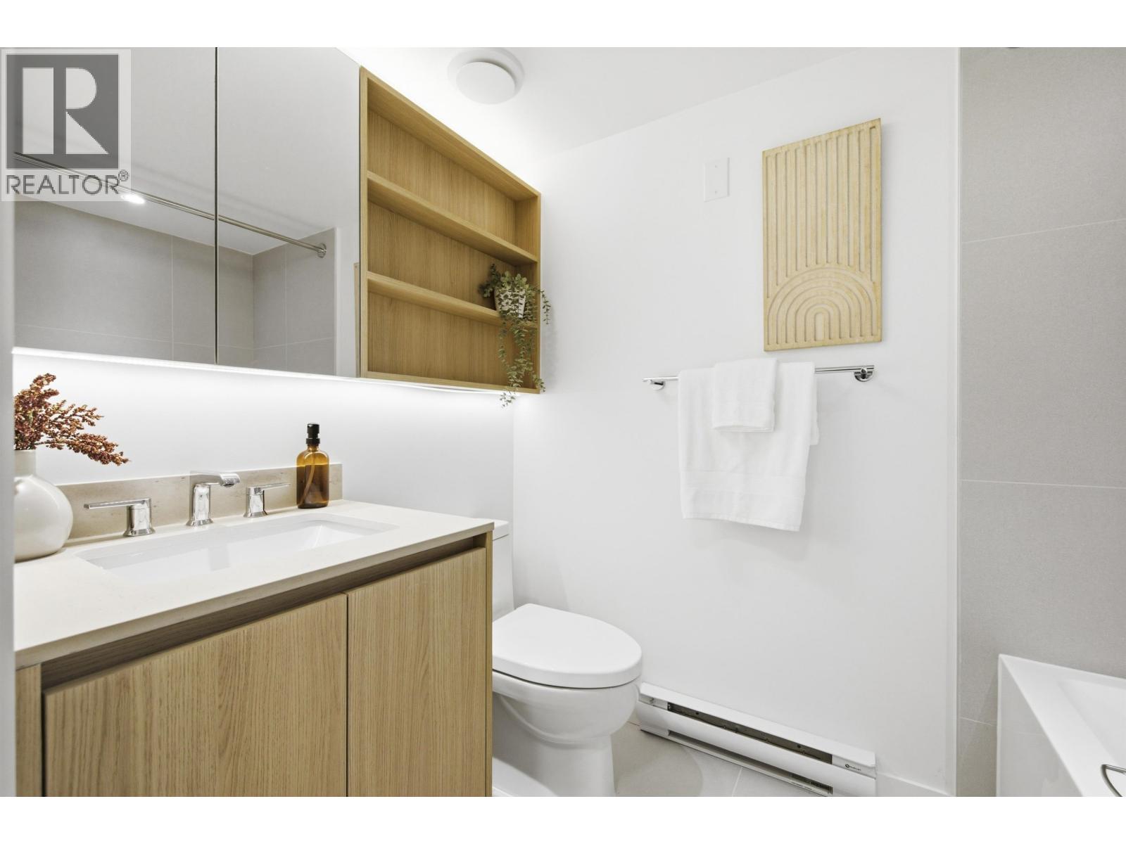 2408 E 12TH AVENUE, Vancouver