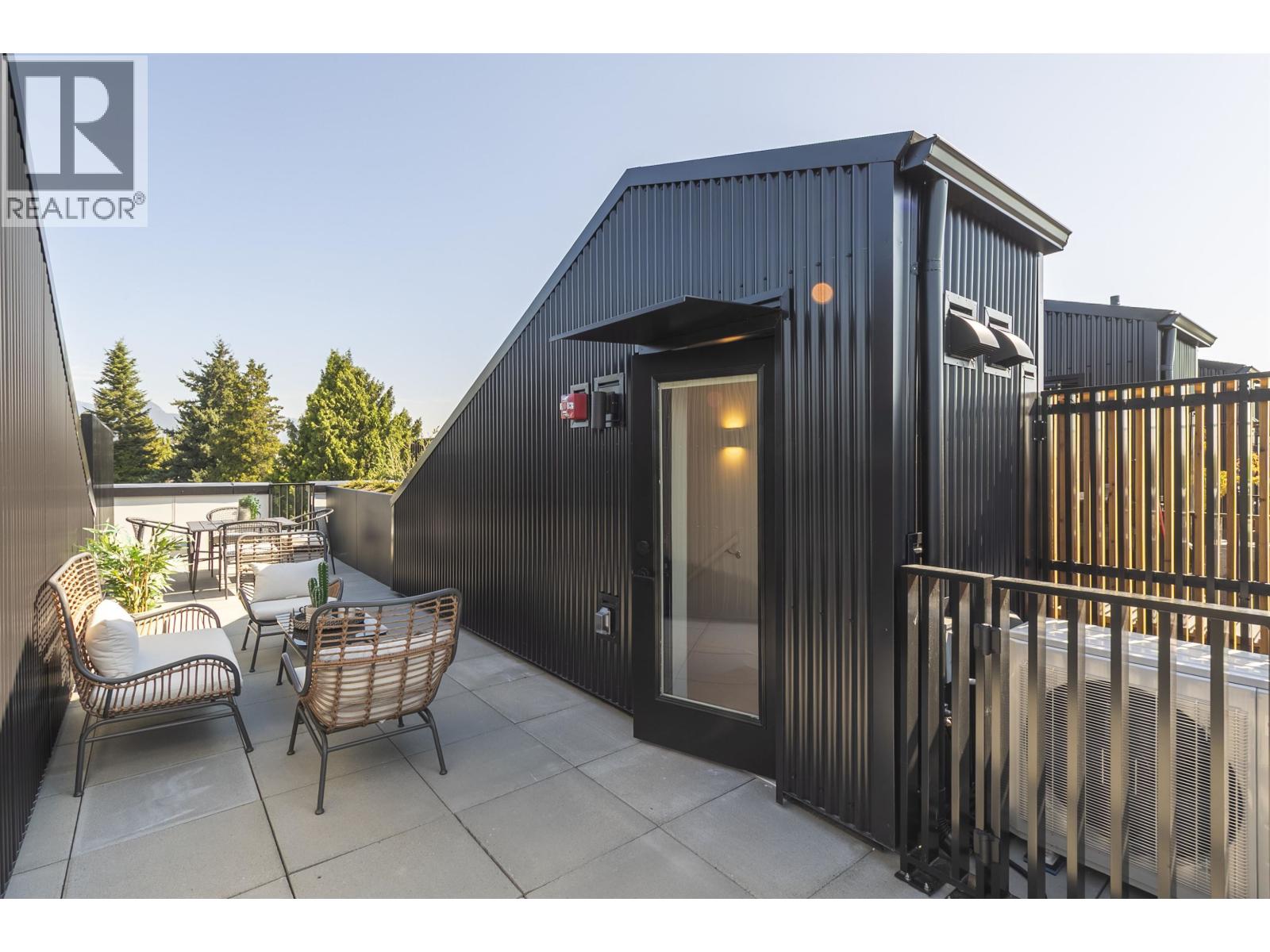 2408 E 12TH AVENUE, Vancouver