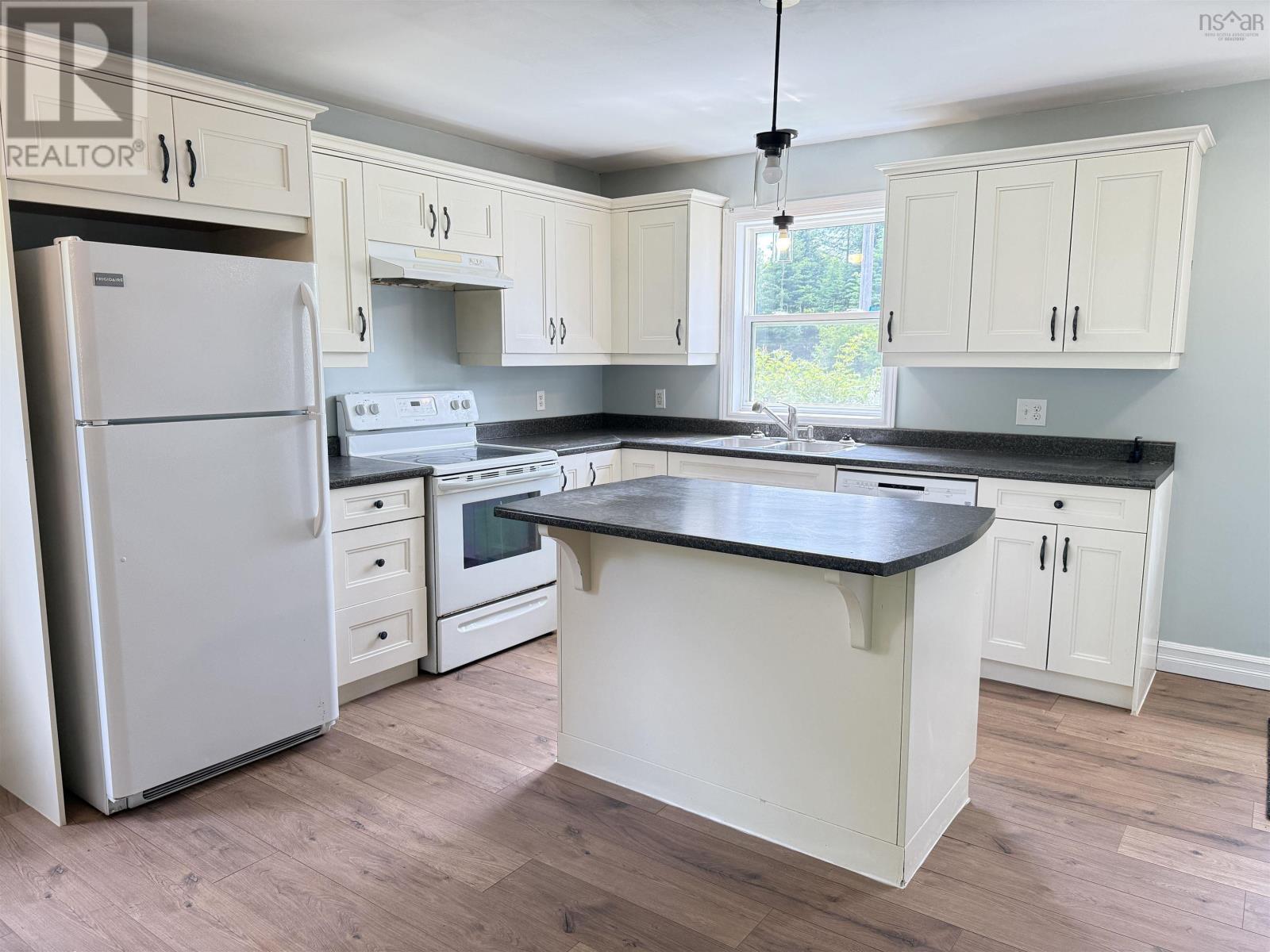 711 Pleasant Street - 3