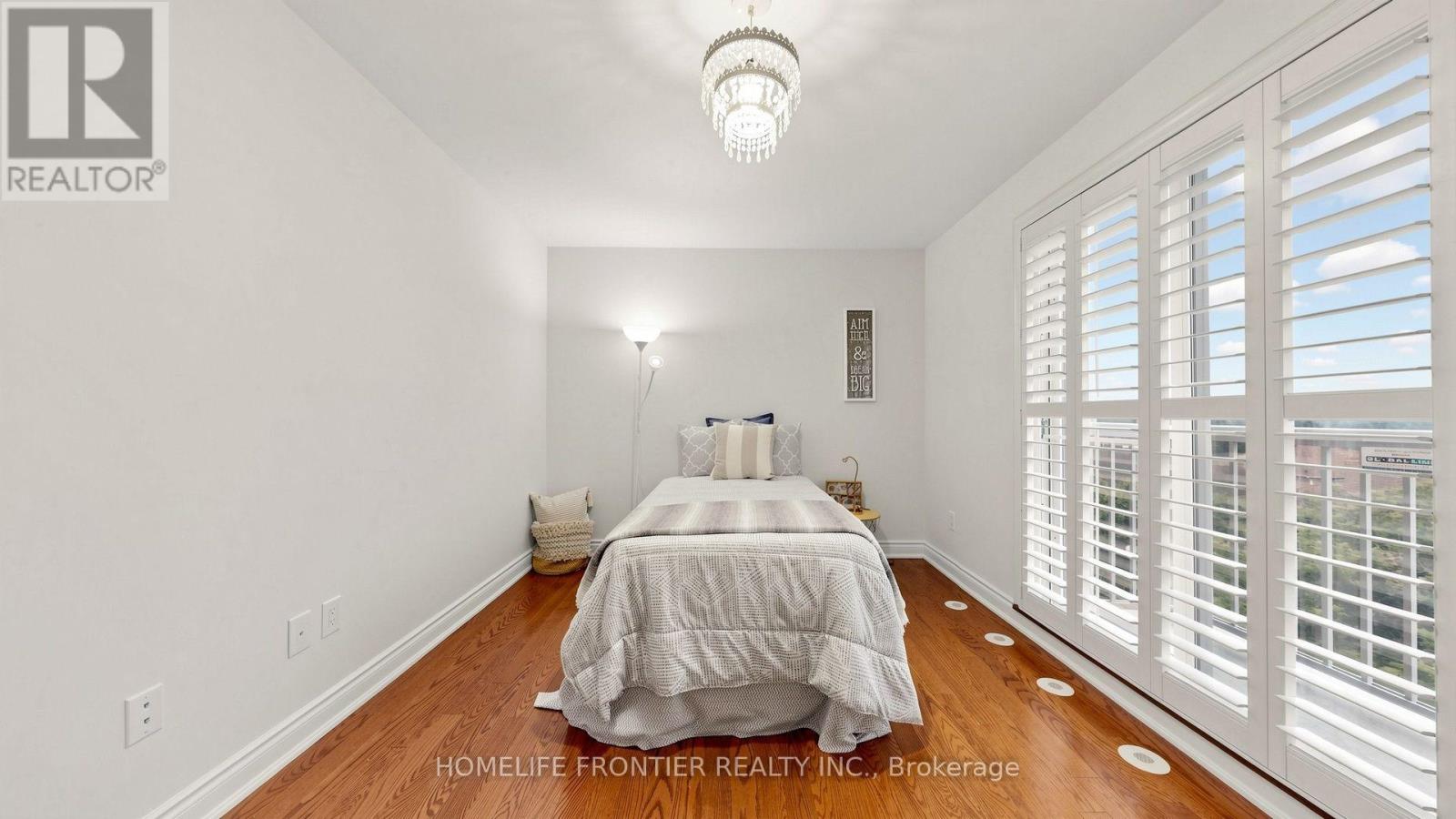 30 CLAIRTRELL ROAD - 27