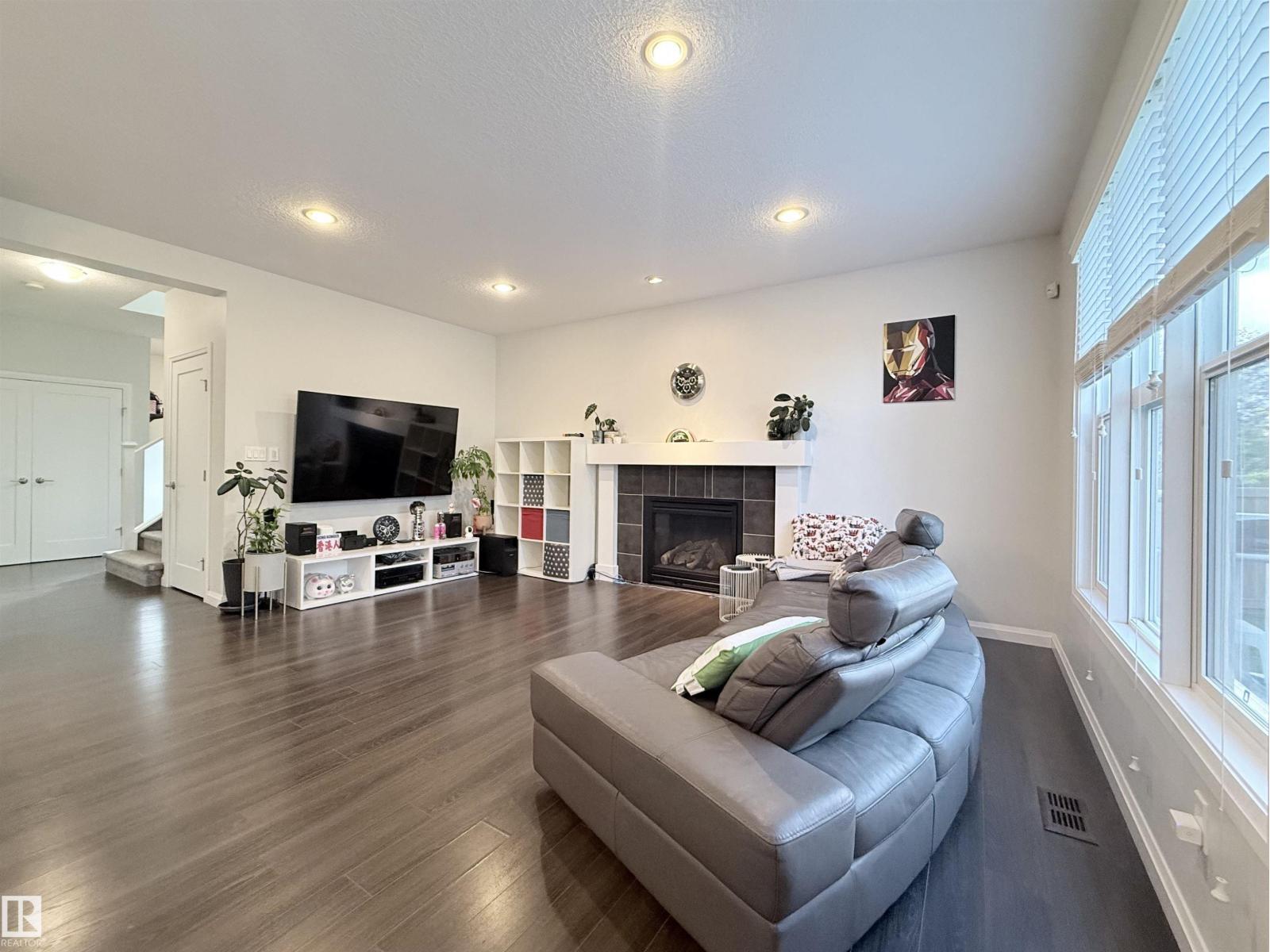5876 168 AV NW - 10