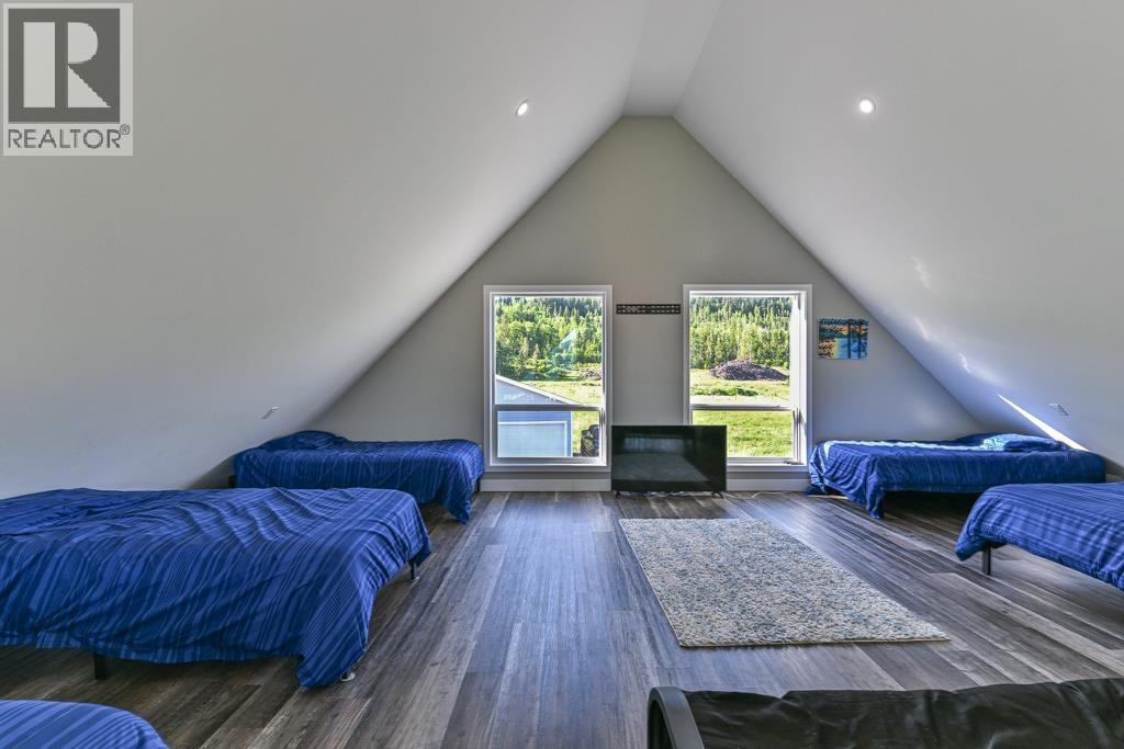 3963 CANIMVIEW DRIVE - 34