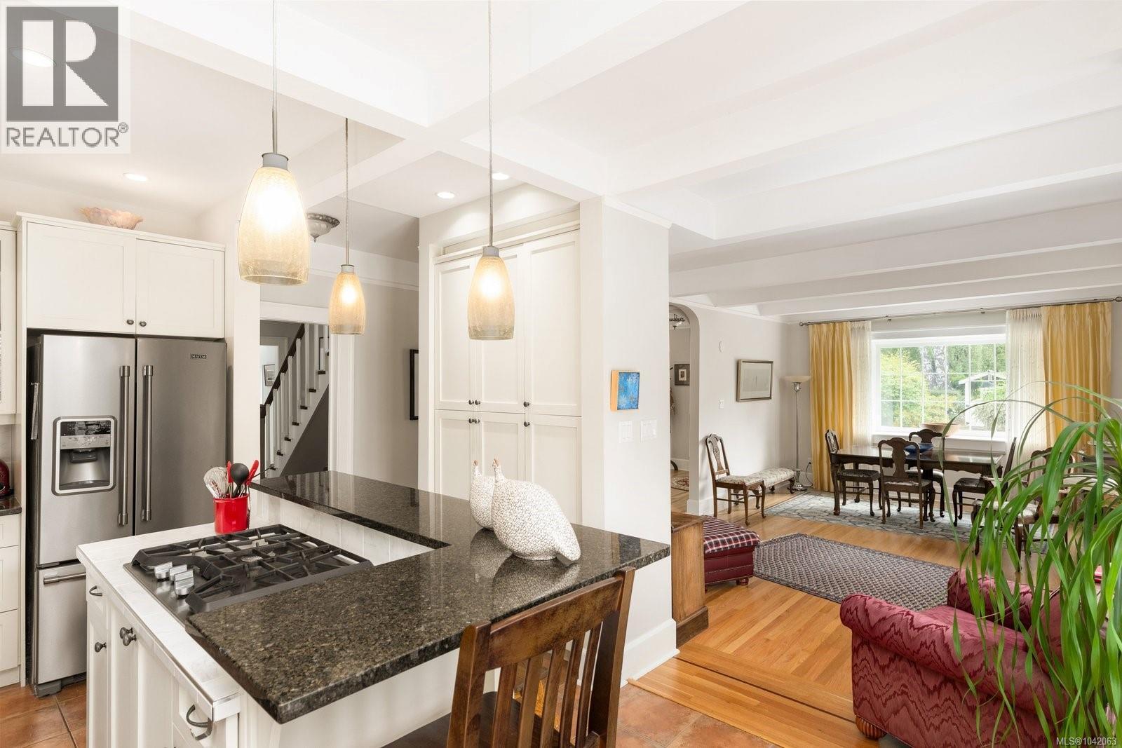 1036 Deal St - 8