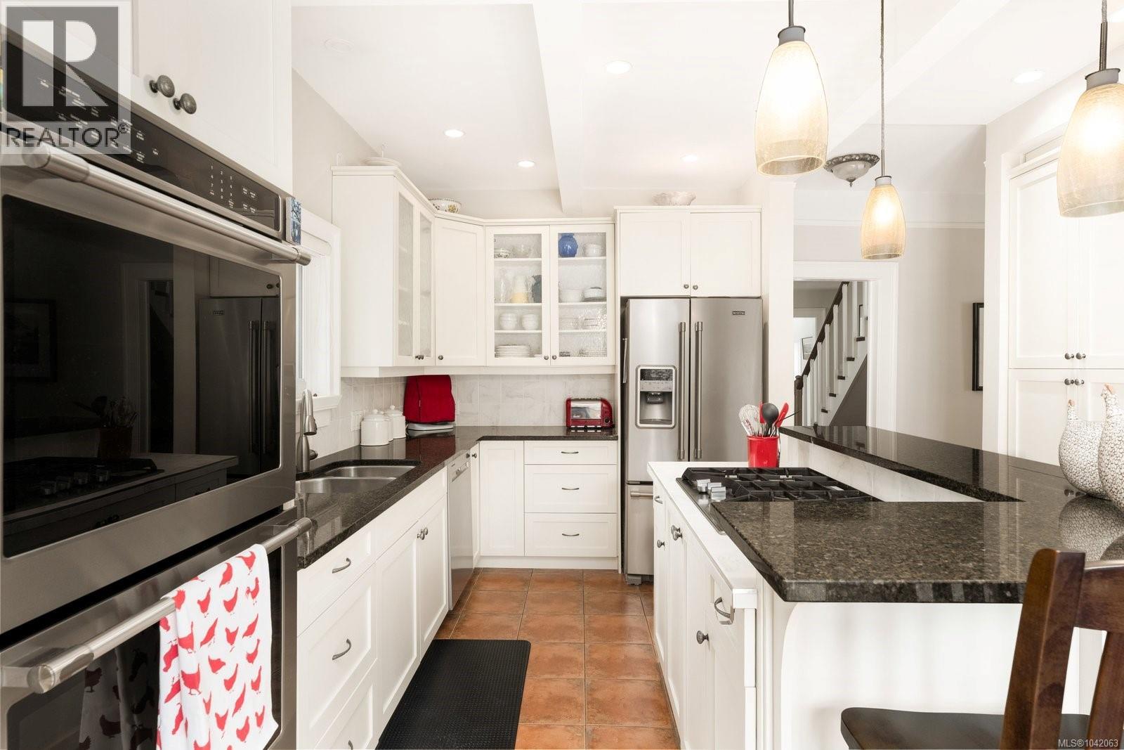 1036 Deal St - 9