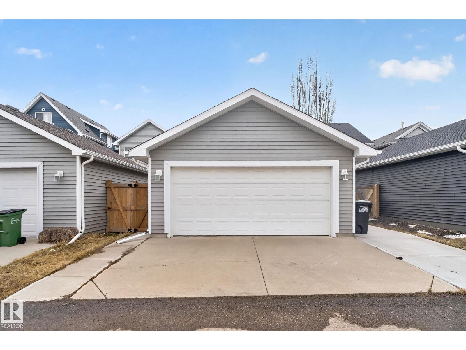 6912 22 AV SW - 32