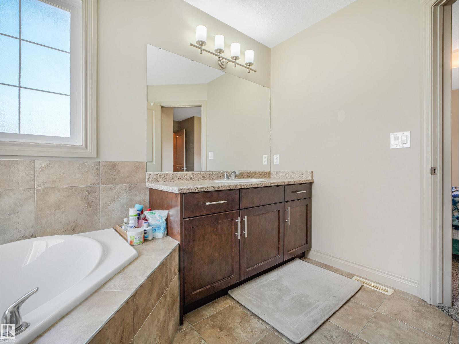 3897 GALLINGER LO NW - 28