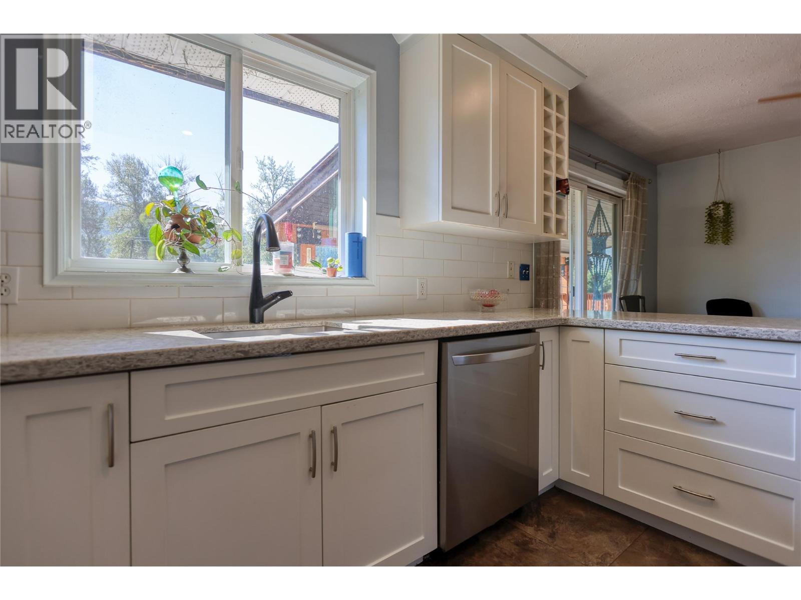 1520 3B Highway, Fruitvale