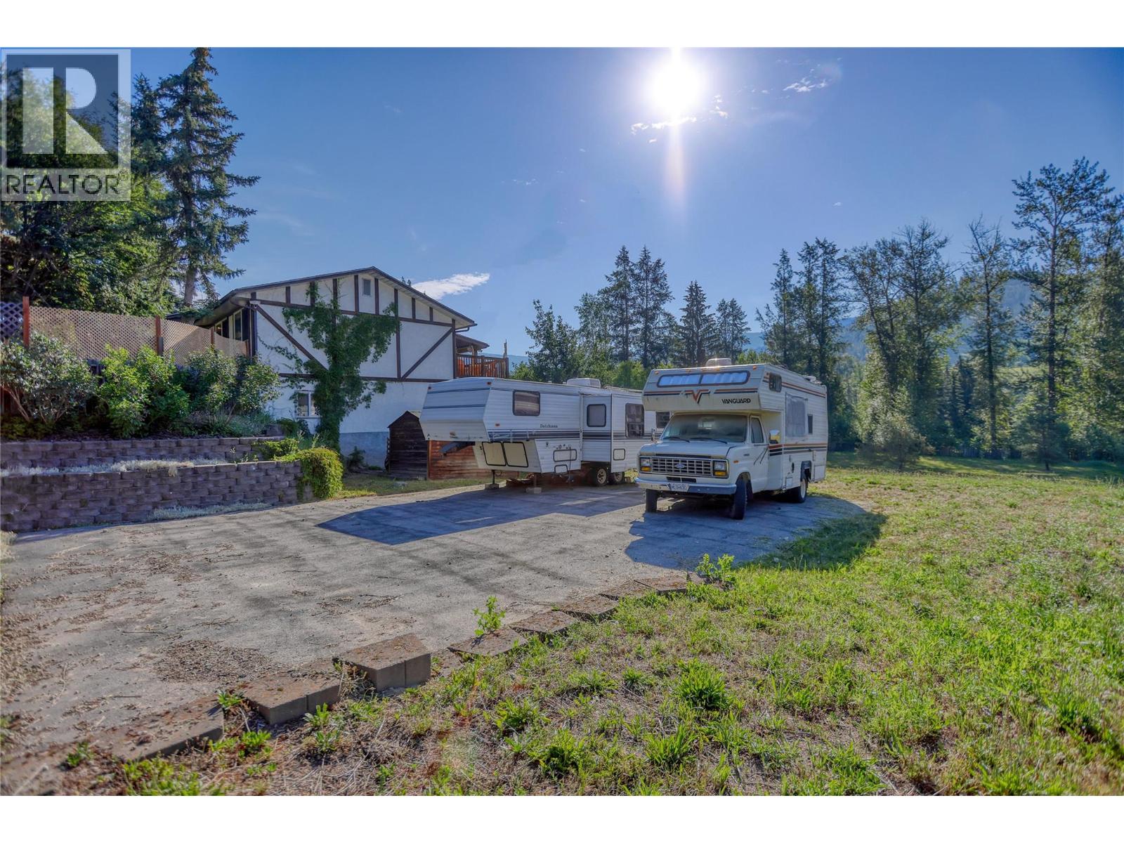 1520 3B Highway, Fruitvale