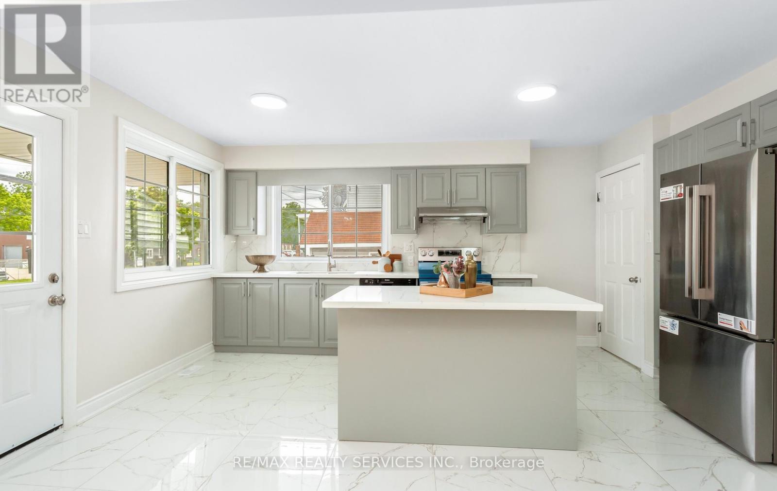 176 SAMUELSON STREET - 10