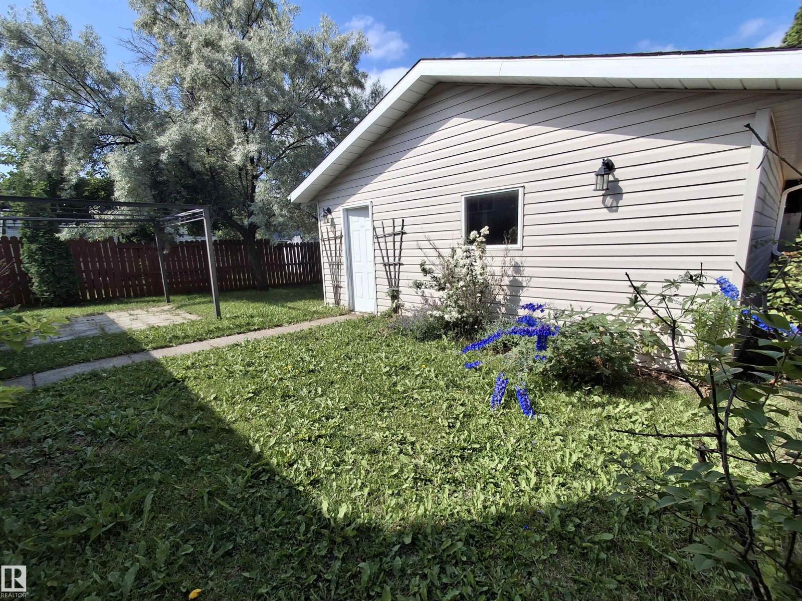 2914 48 ST NW - 24