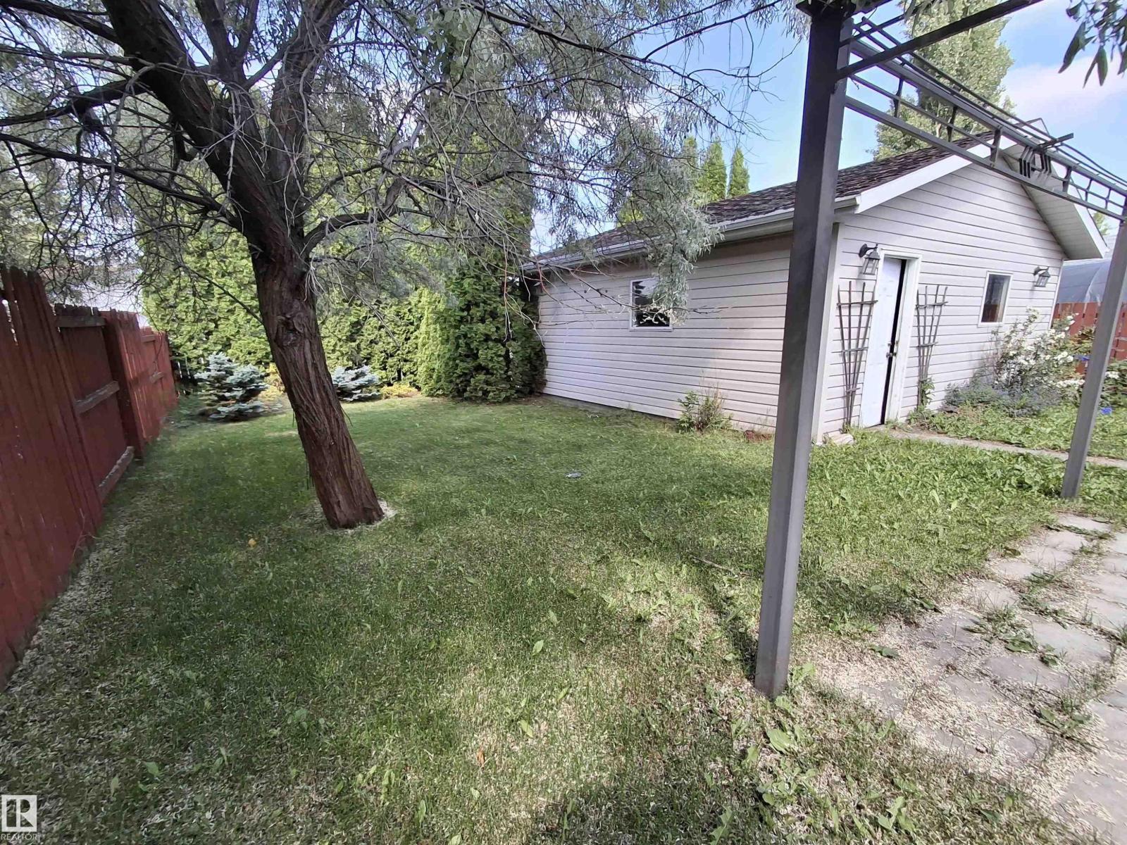 2914 48 ST NW - 29