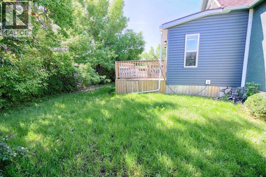 2424 4 Avenue - 25