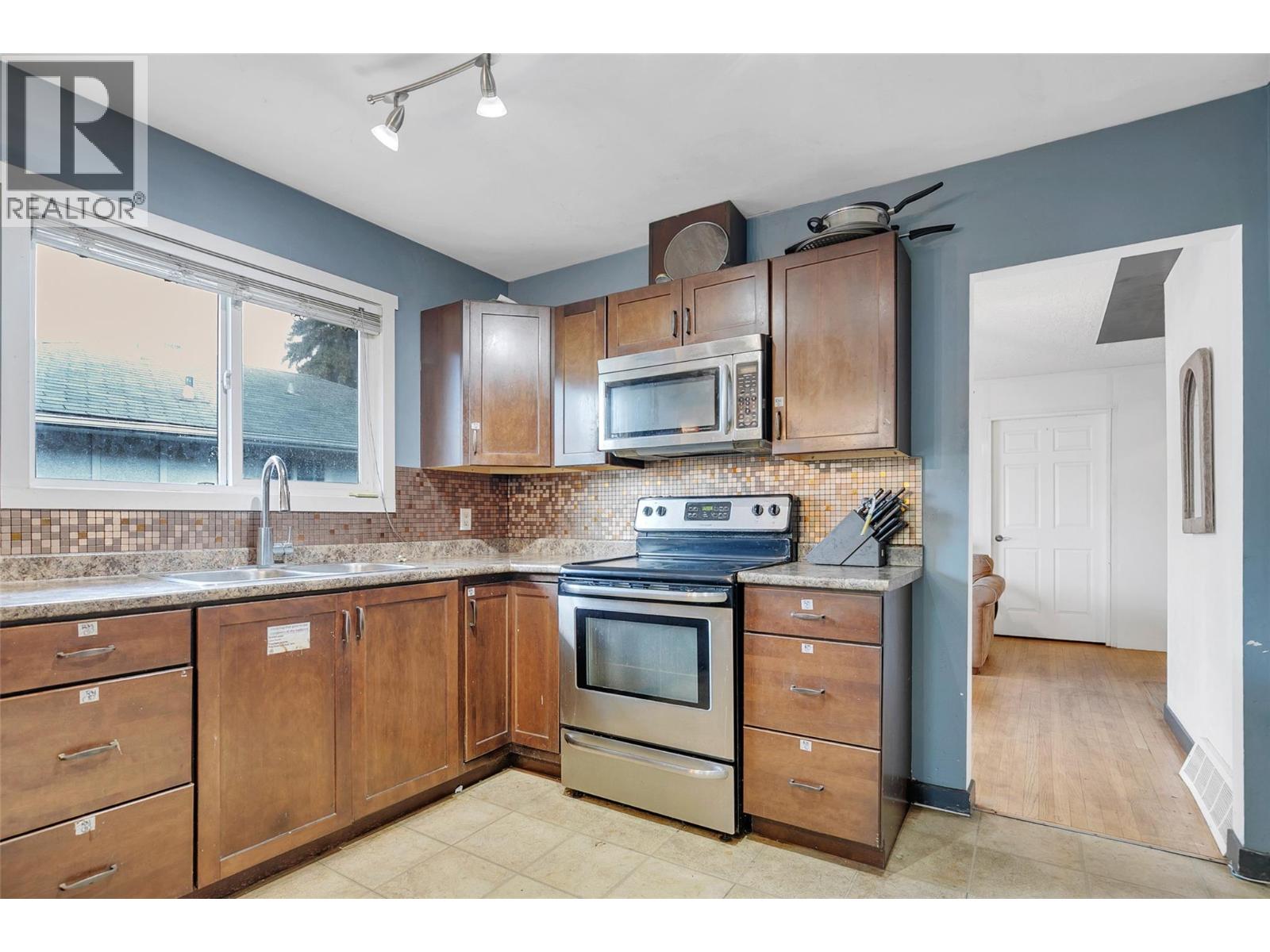 1331 Belaire Avenue - 11