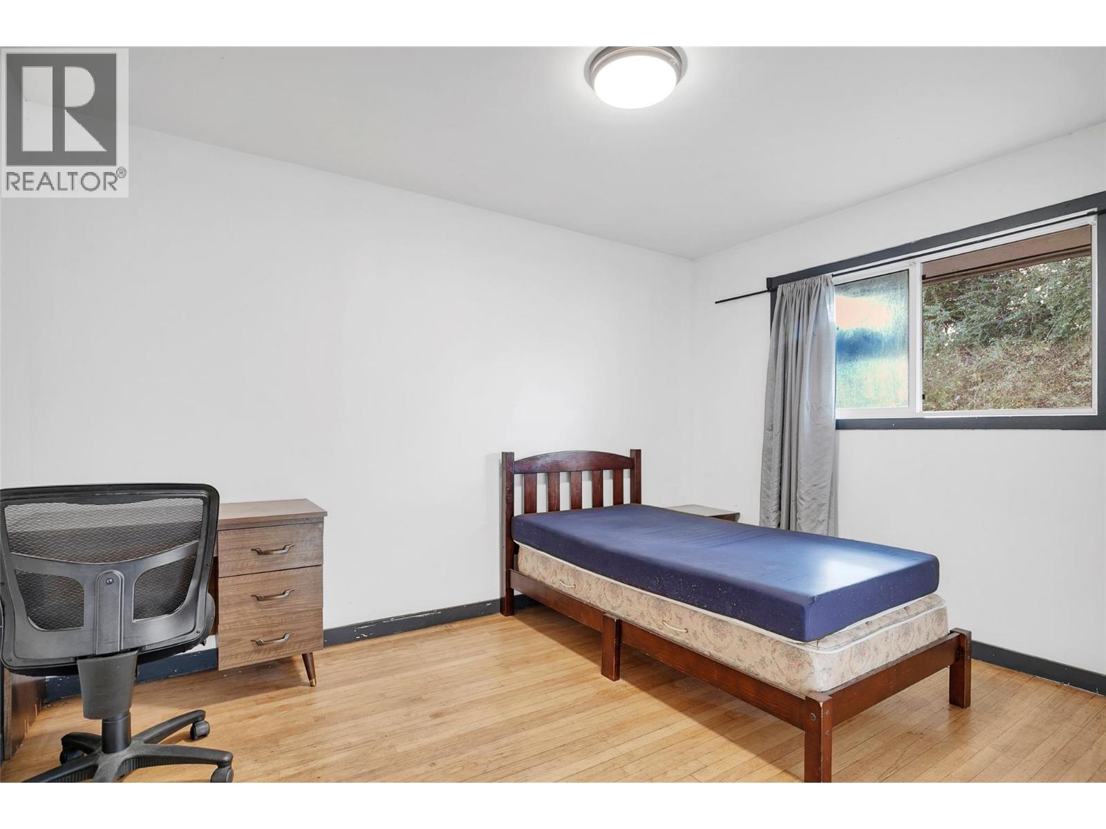 1331 Belaire Avenue - 13