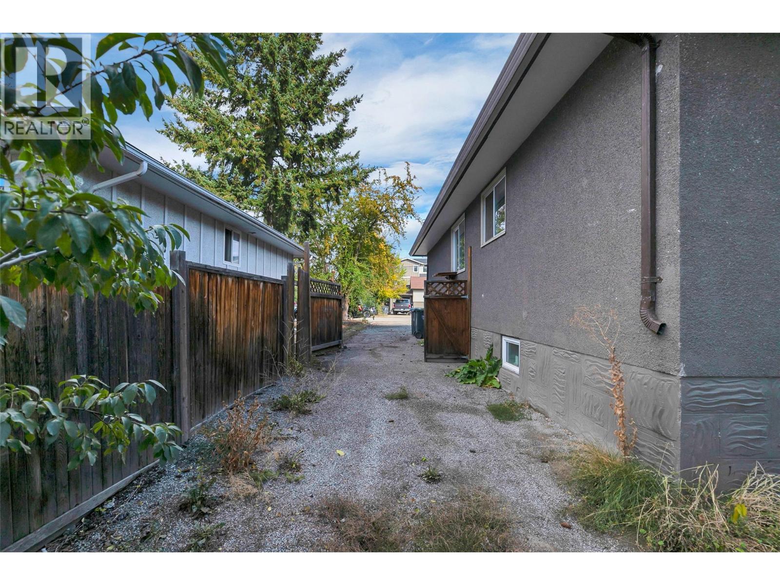 1331 Belaire Avenue - 30