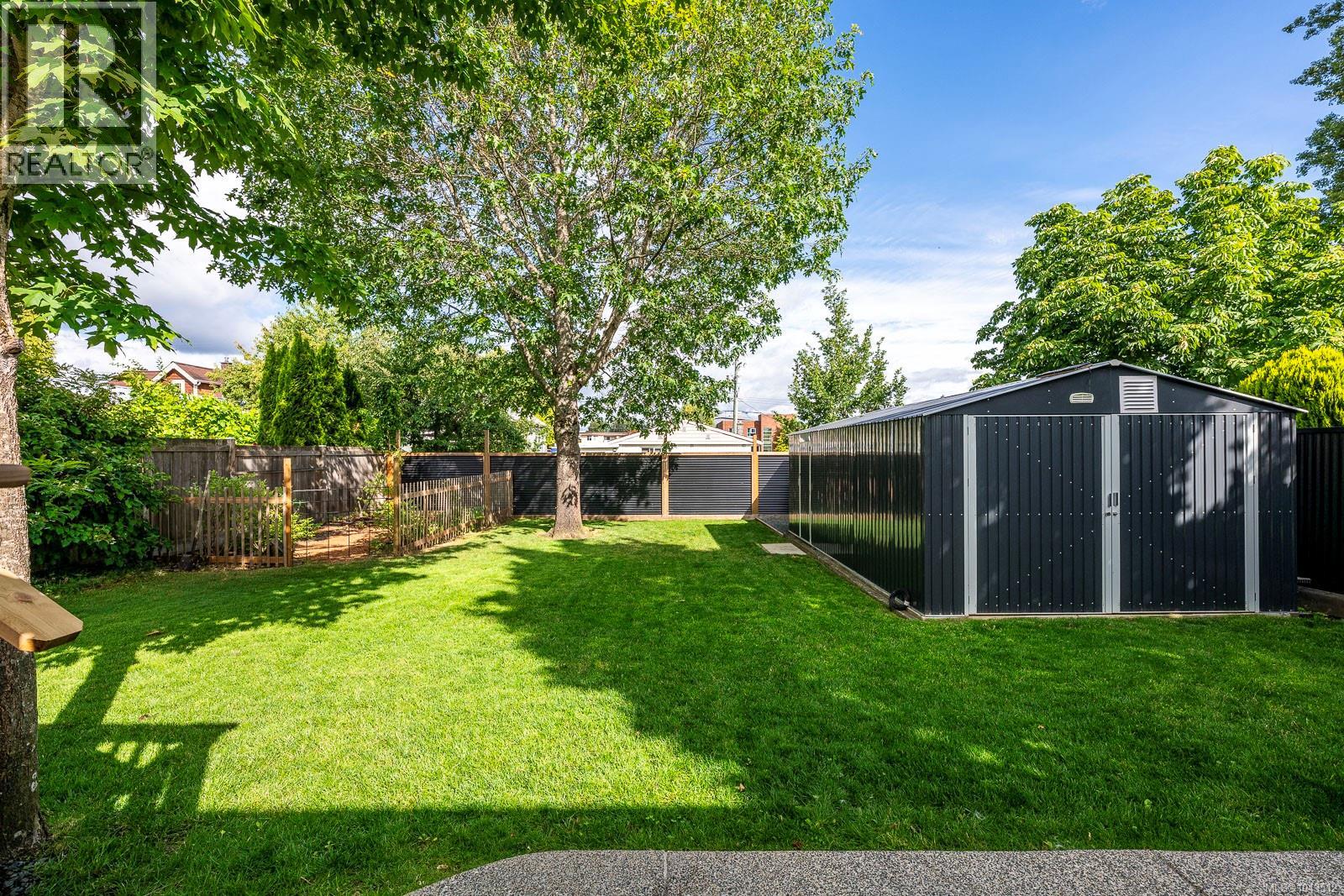 667 11th St, Courtenay