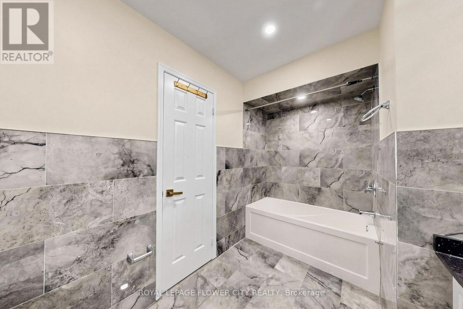 116 FLOWERTOWN AVENUE - 32