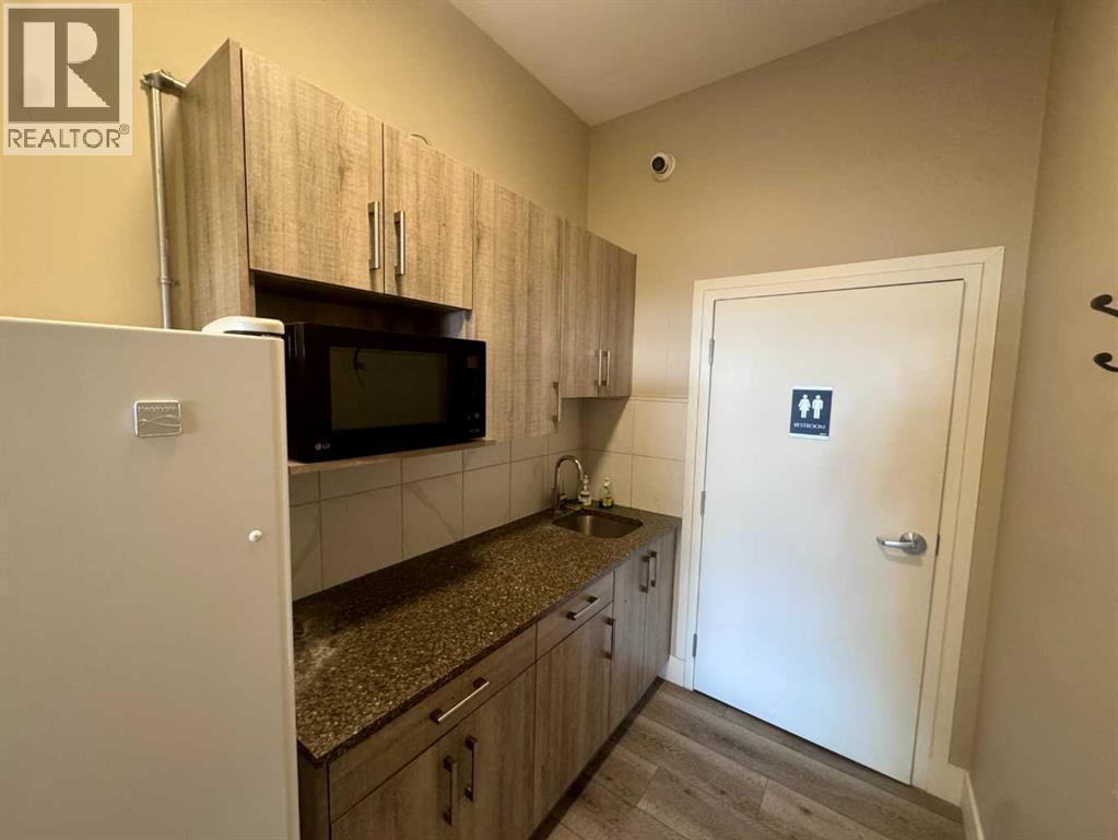 11125 38 Street Northeast - Photo 8