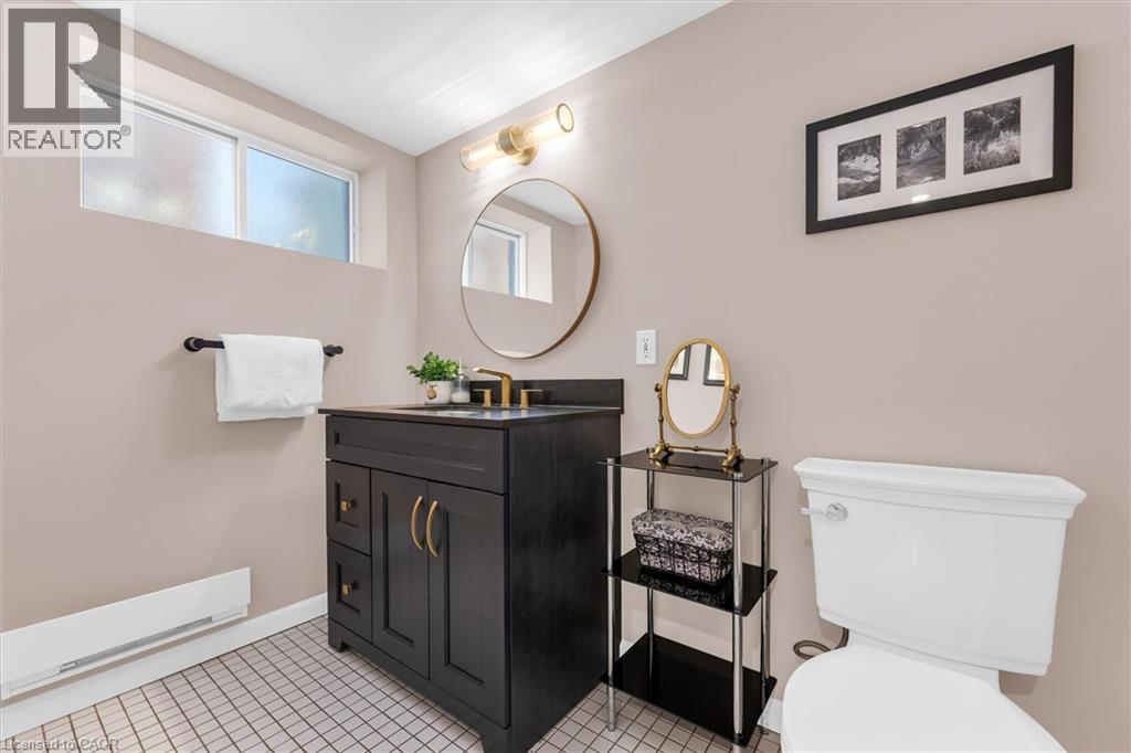 99 TUXEDO Avenue S - 34