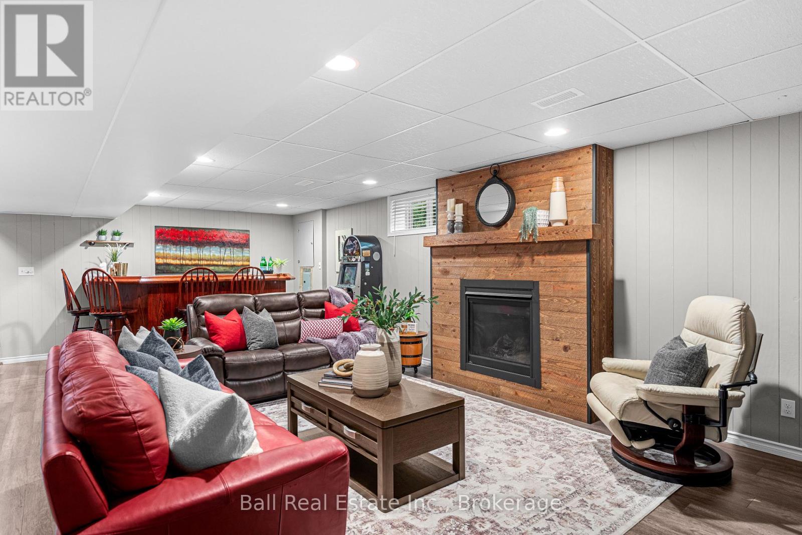 110 GREENWOOD ROAD - Image 32