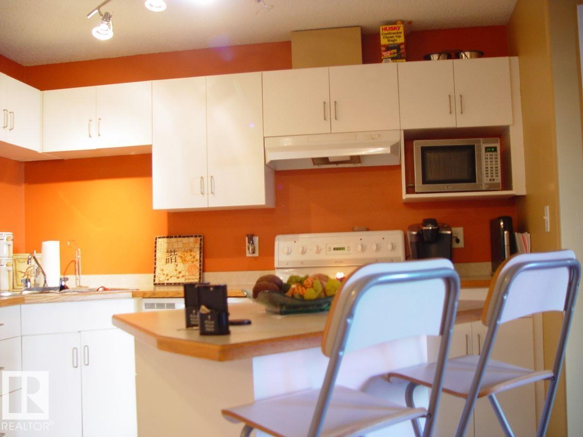 #116 10535 122 ST NW - 16