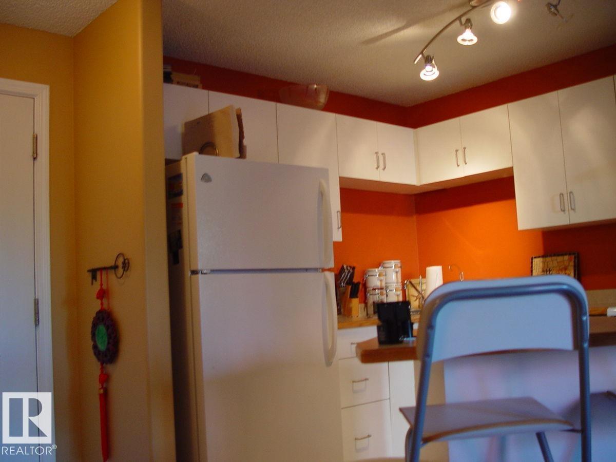 #116 10535 122 ST NW - 15