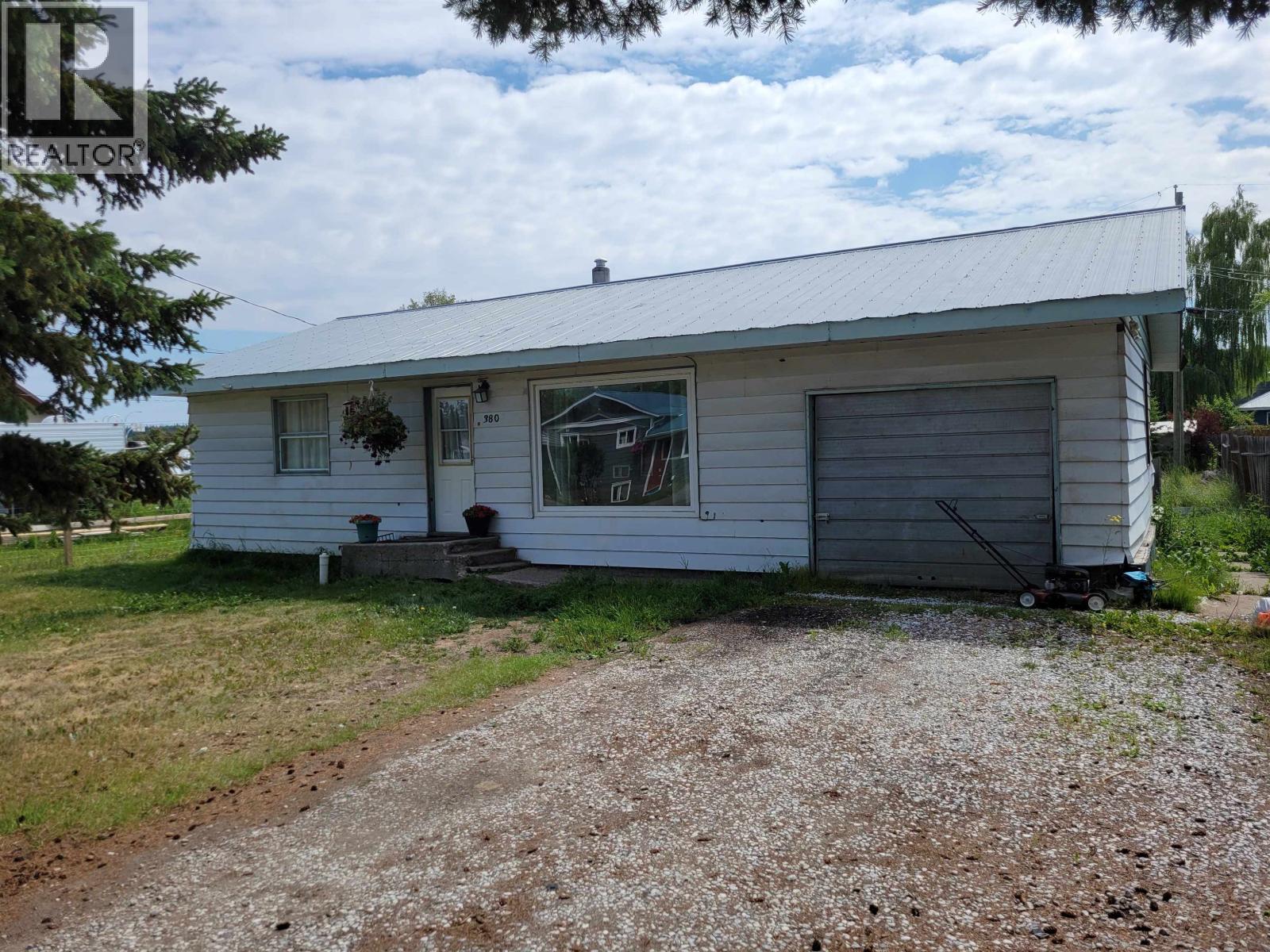 380 CONNAUGHT STREET - 24