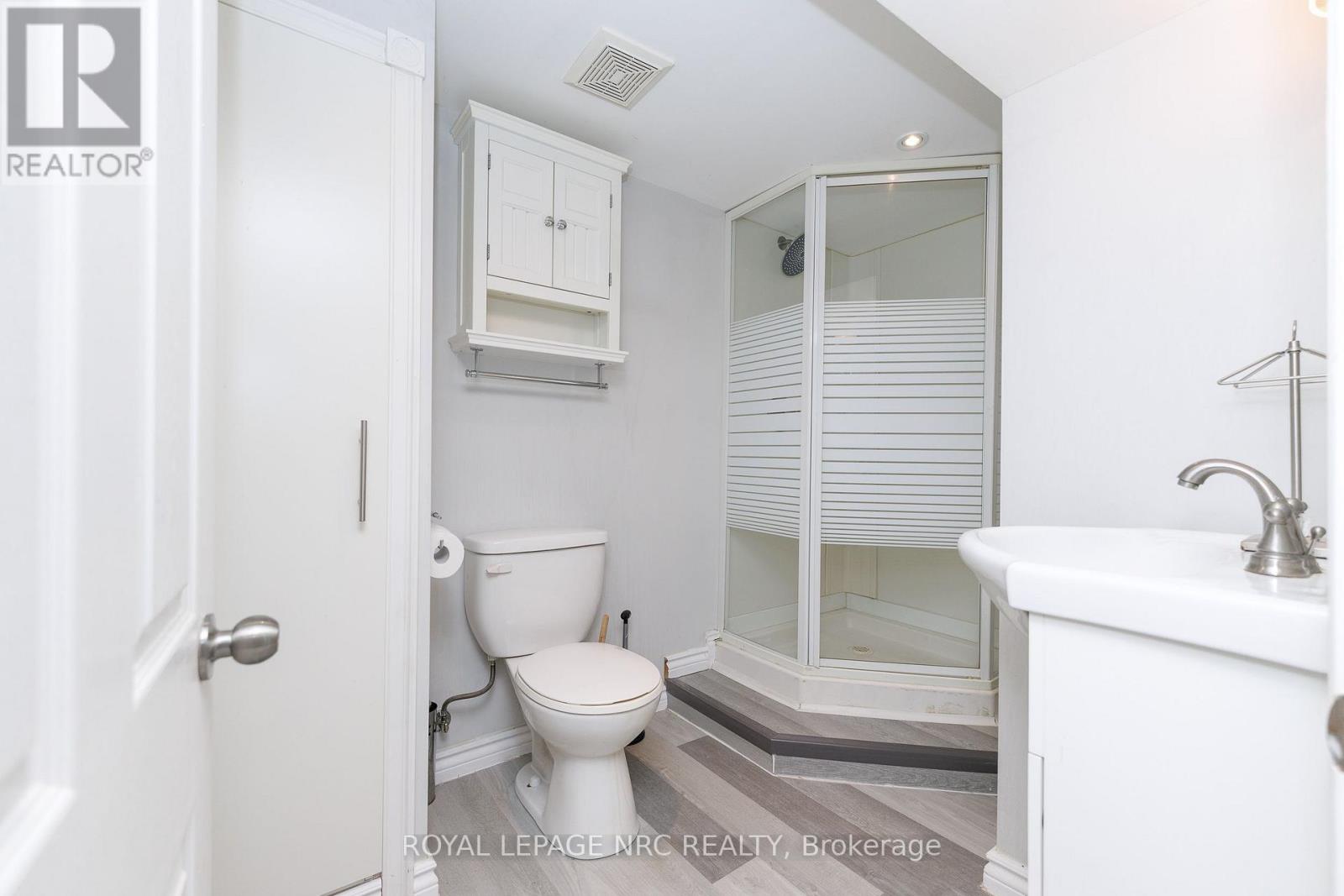 105 VENTURA DRIVE - 25
