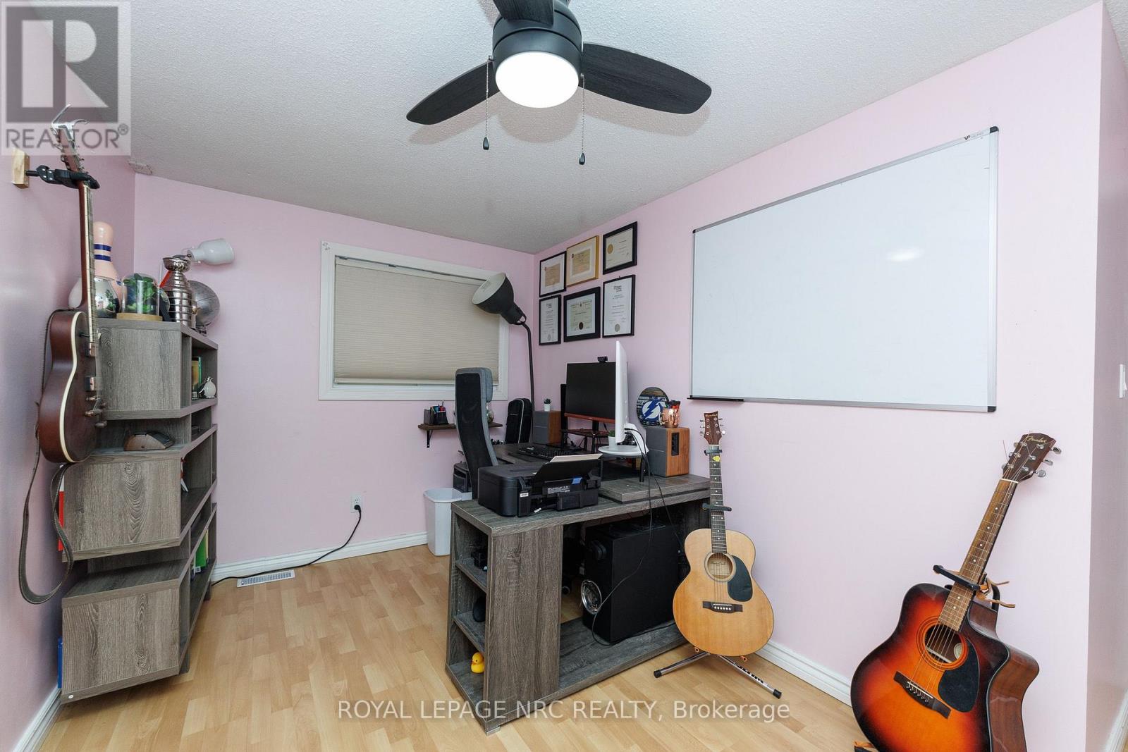105 VENTURA DRIVE - 26
