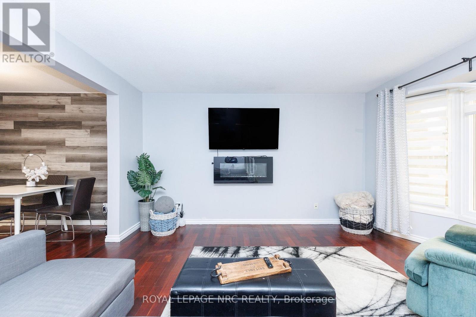 105 VENTURA DRIVE - 7