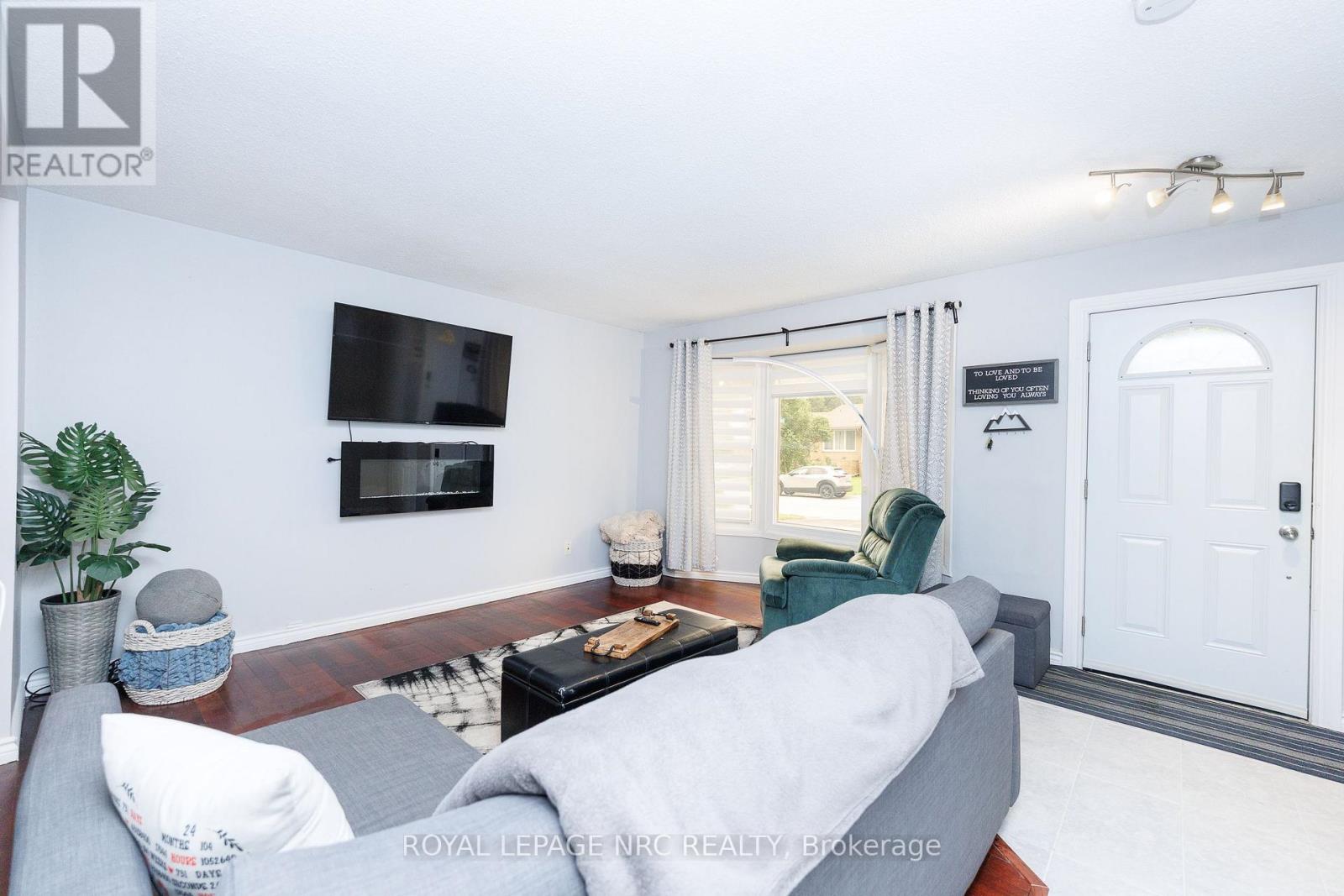 105 VENTURA DRIVE - 8