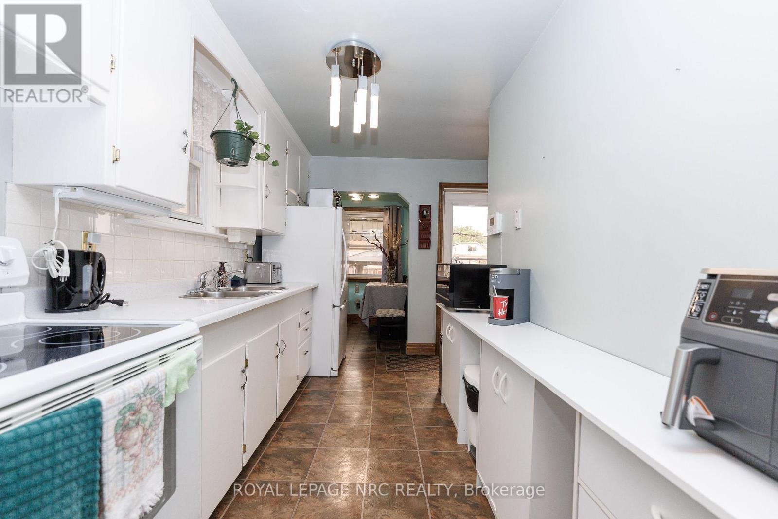 237 PALING AVENUE - Image 18