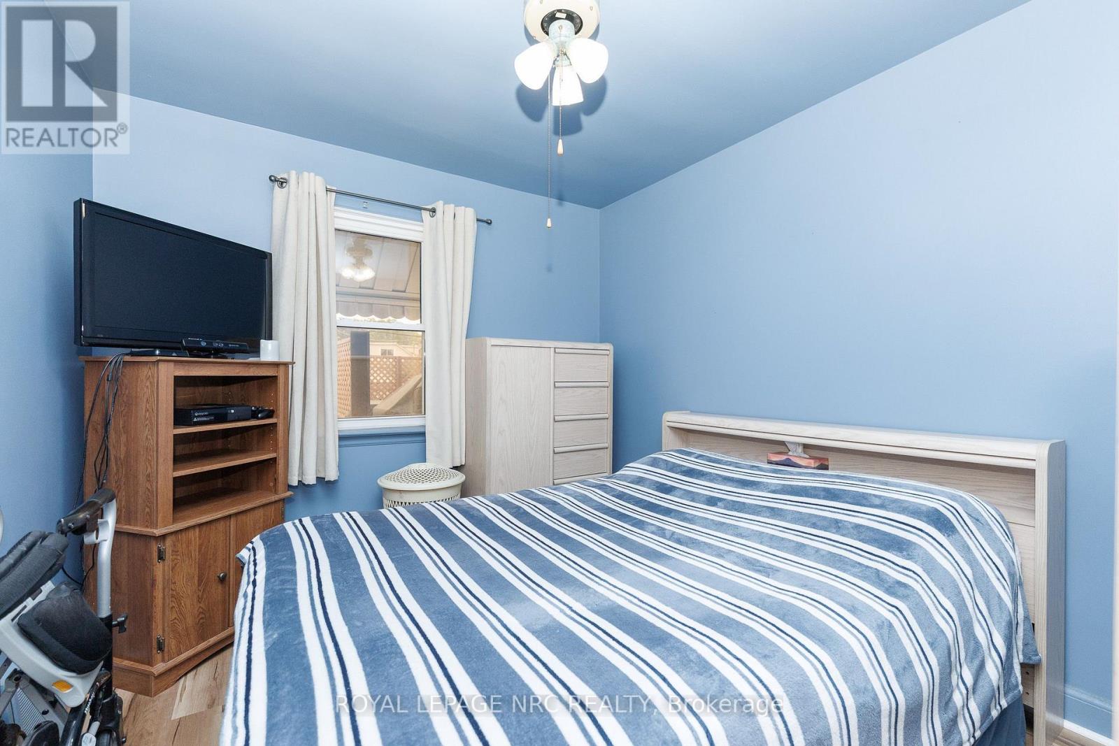 237 PALING AVENUE - Image 22