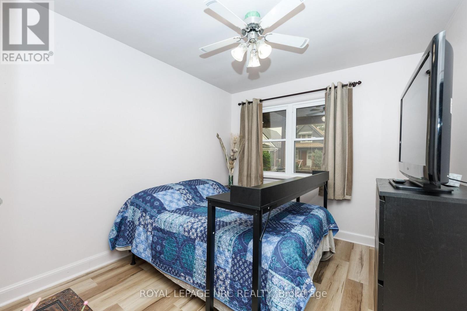 237 PALING AVENUE - Image 25