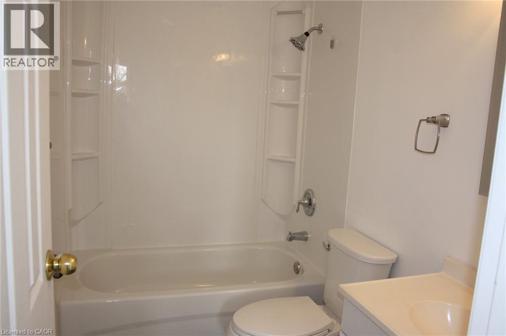 144 SEKURA Crescent - 10