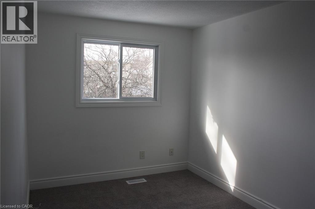 144 SEKURA Crescent - 12