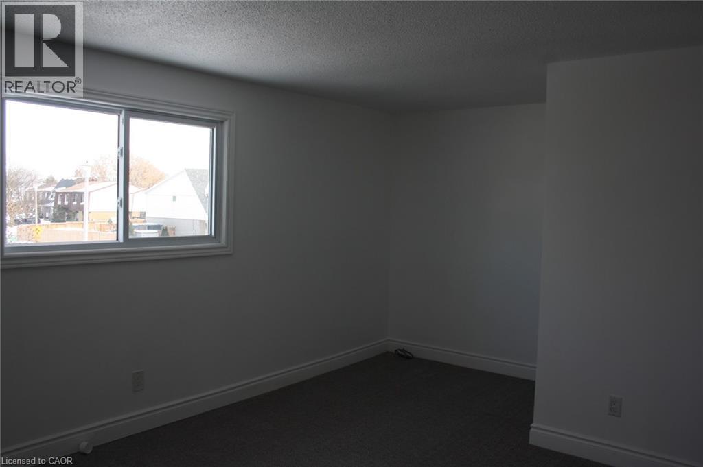 144 SEKURA Crescent - 17