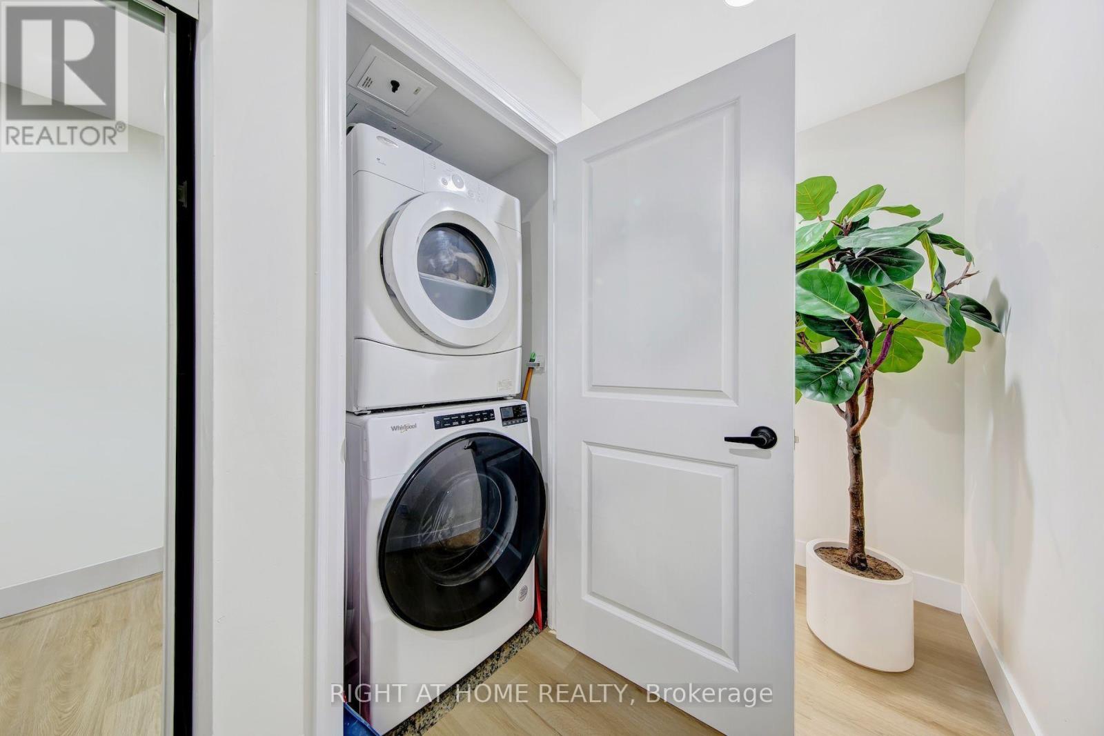 #2409 21 GRAND MAGAZINE STREET S - 25
