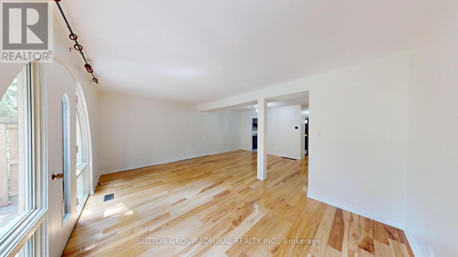 #73 6 ESTERBROOKE AVENUE - 16