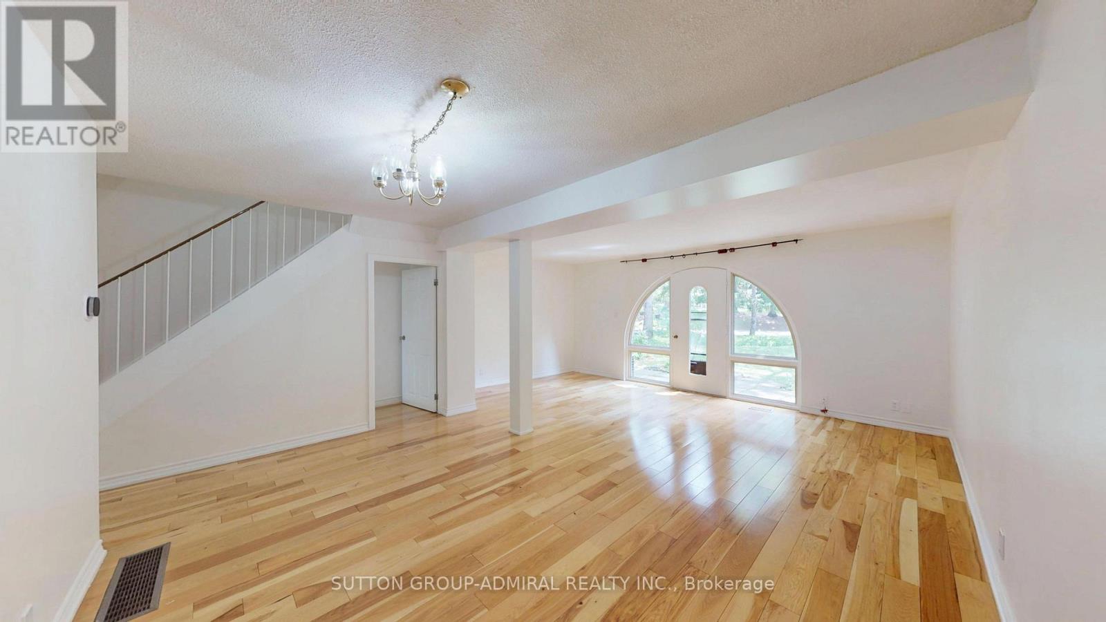 #73 6 ESTERBROOKE AVENUE - 17
