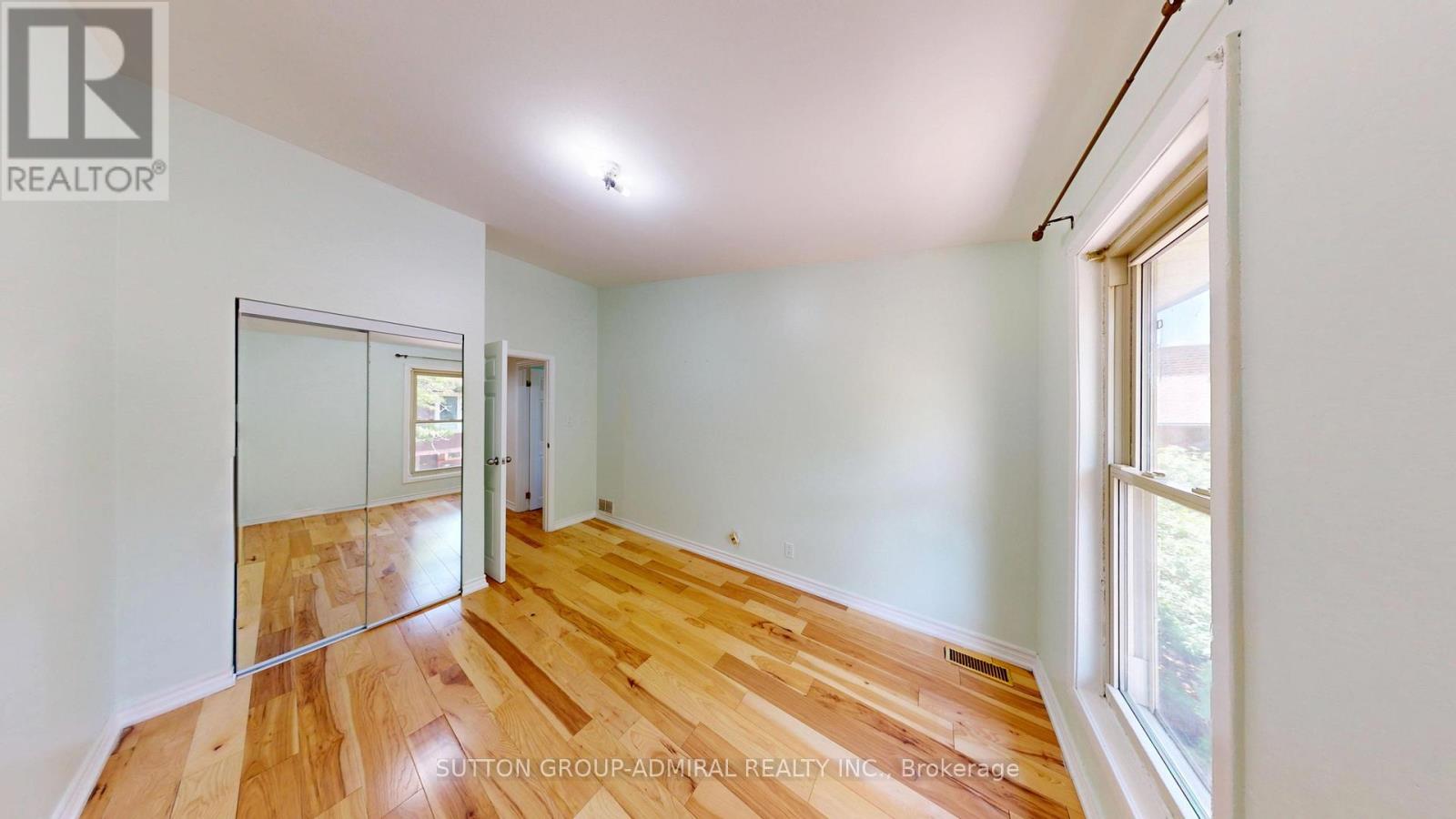 #73 6 ESTERBROOKE AVENUE - 31