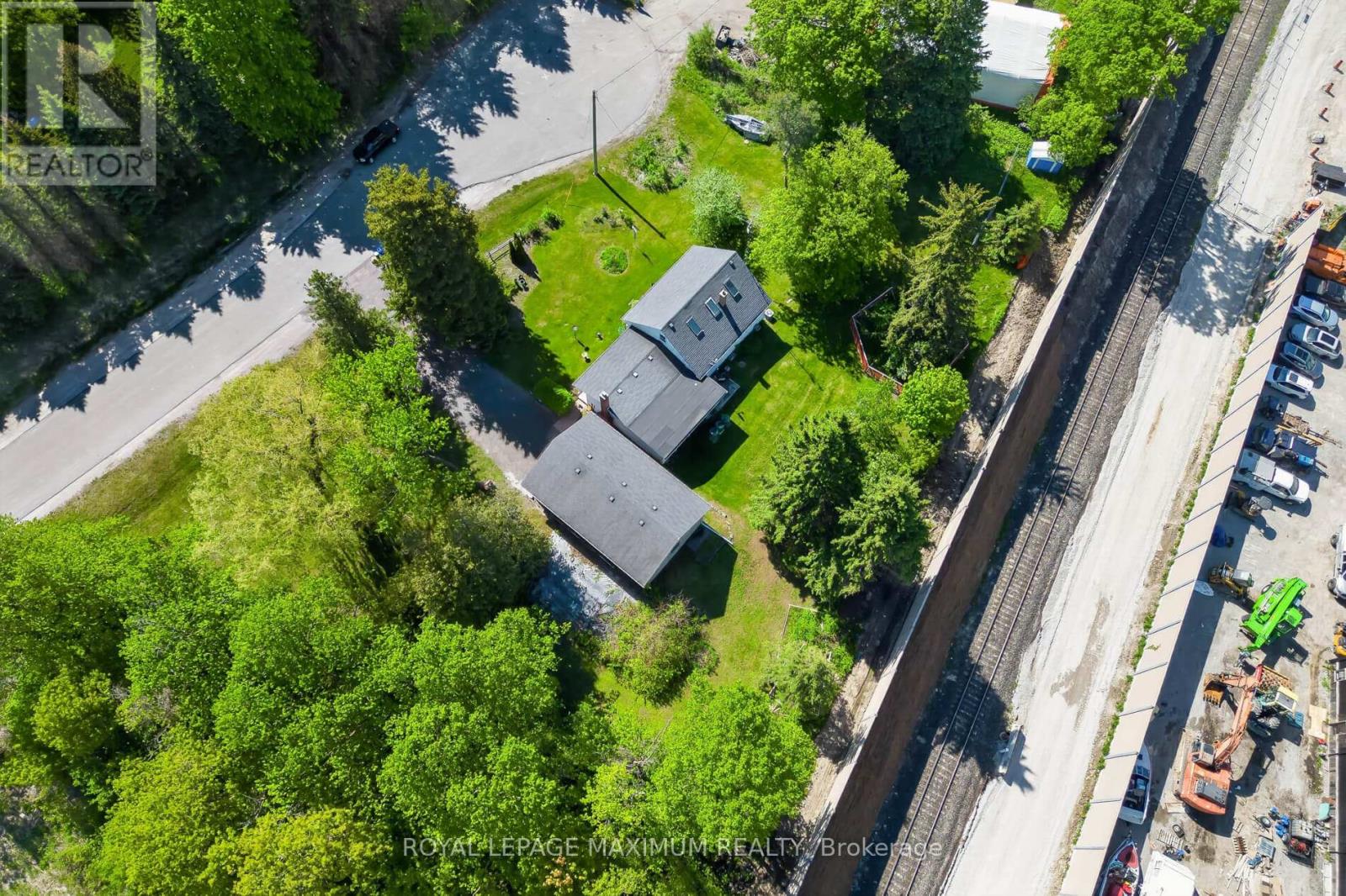 80 MCDONALD STREET - 34