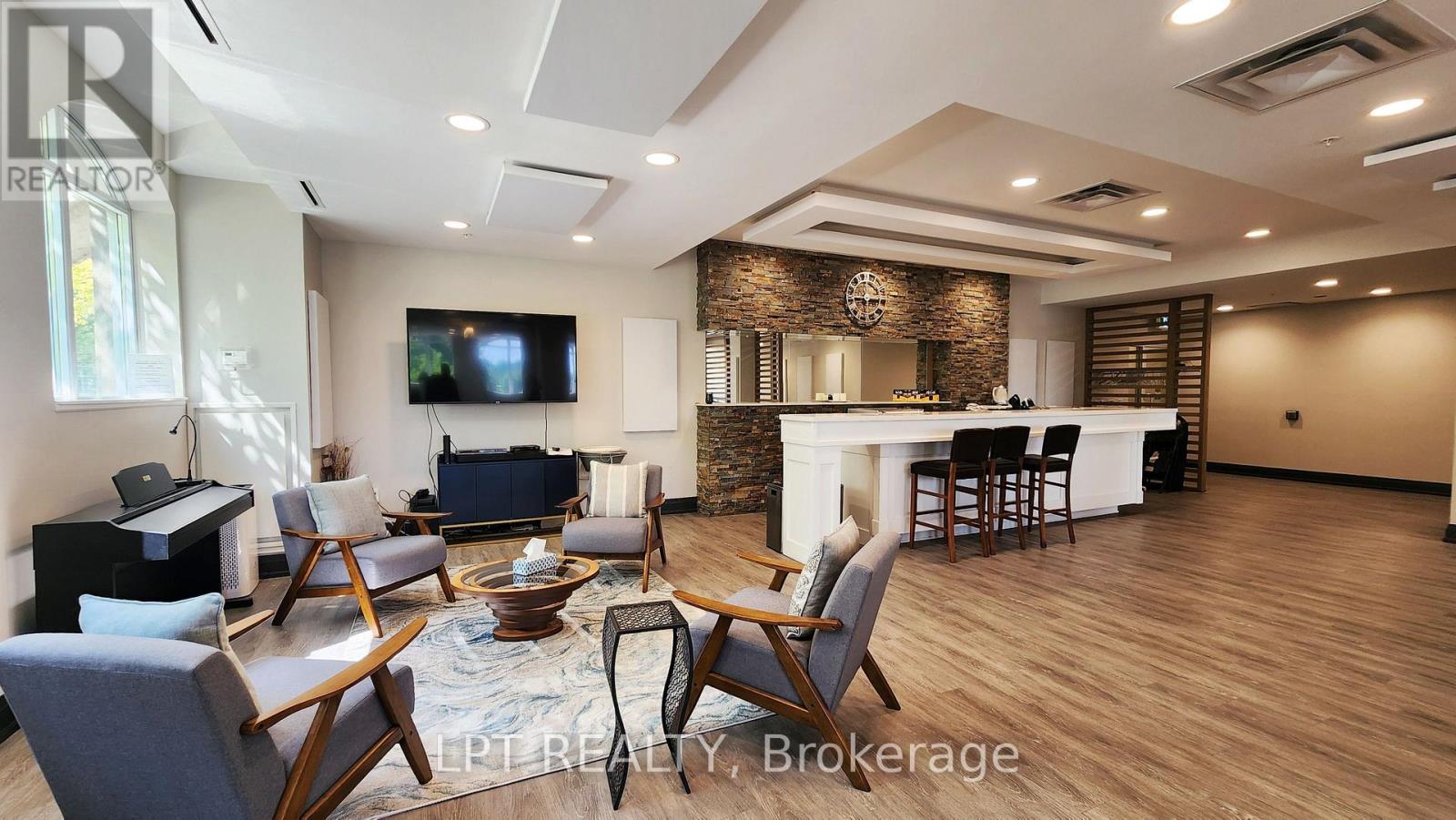 #303 354 ATHERLEY ROAD - 23