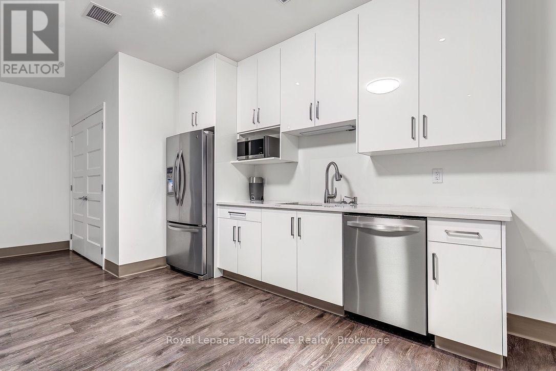 #514 199 FRONT STREET - 32