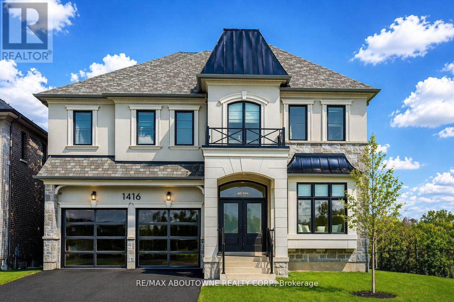 1416 FORD STRATHY CRESCENT S - 1