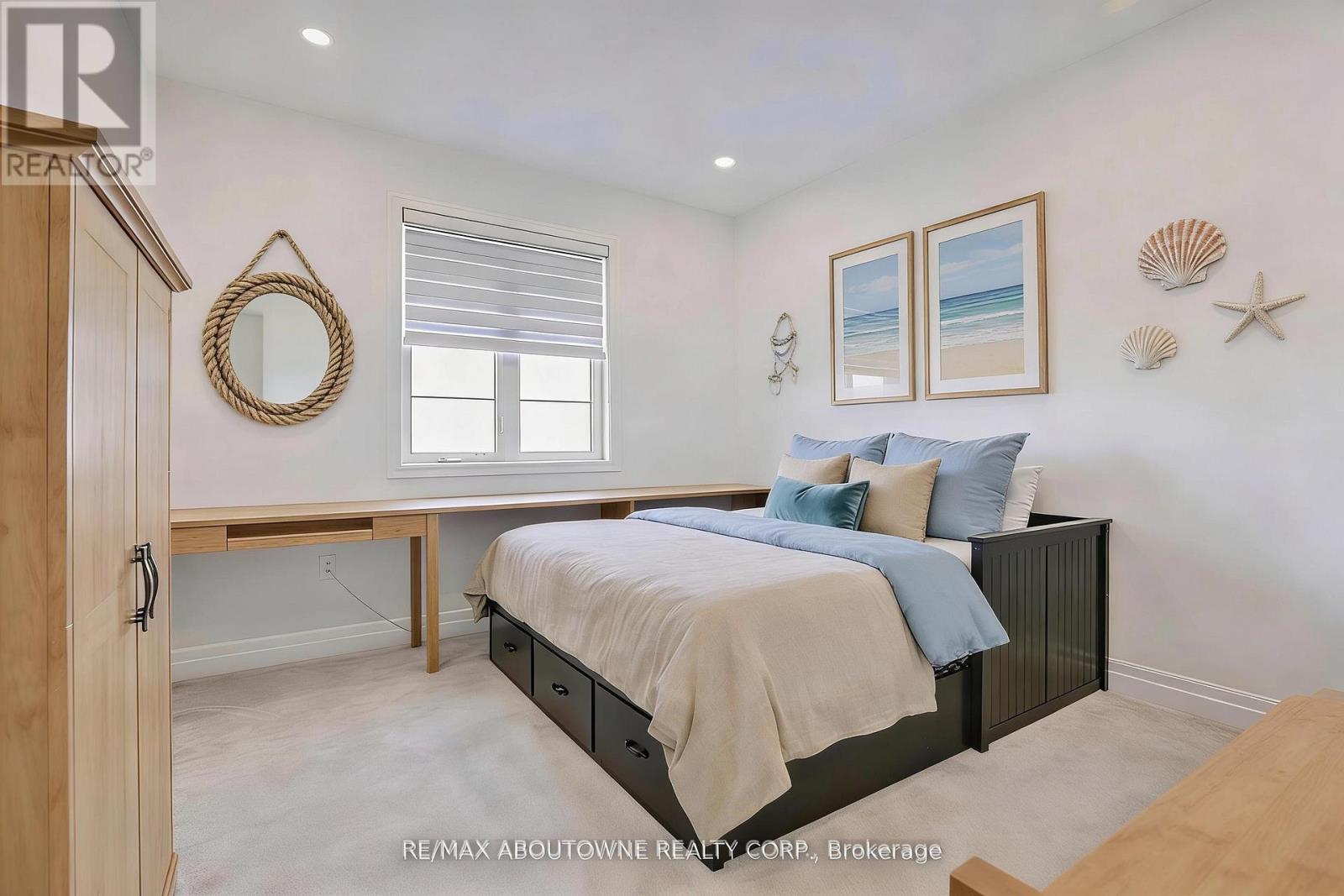 1416 FORD STRATHY CRESCENT S - 25