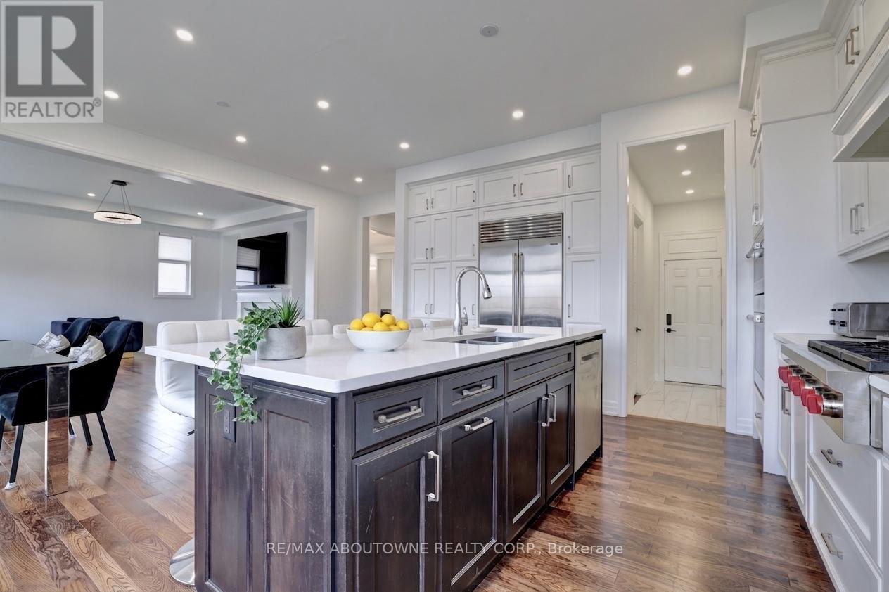 1416 FORD STRATHY CRESCENT S - 6