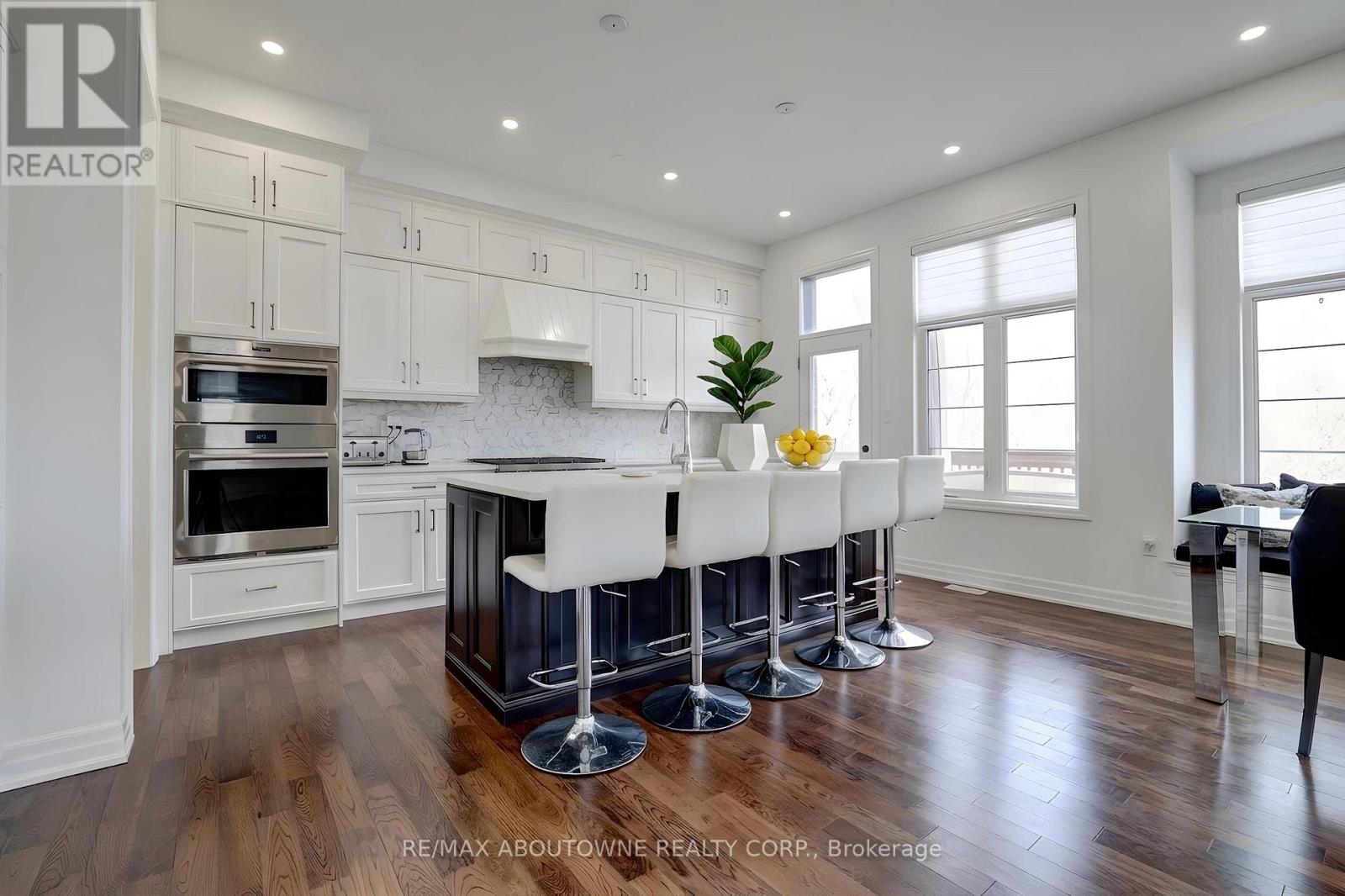 1416 FORD STRATHY CRESCENT S - 8
