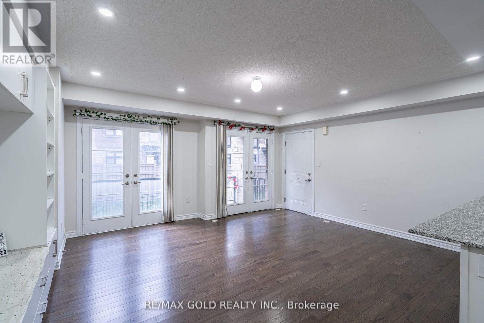 #45 200 VETERANS DRIVE - 5